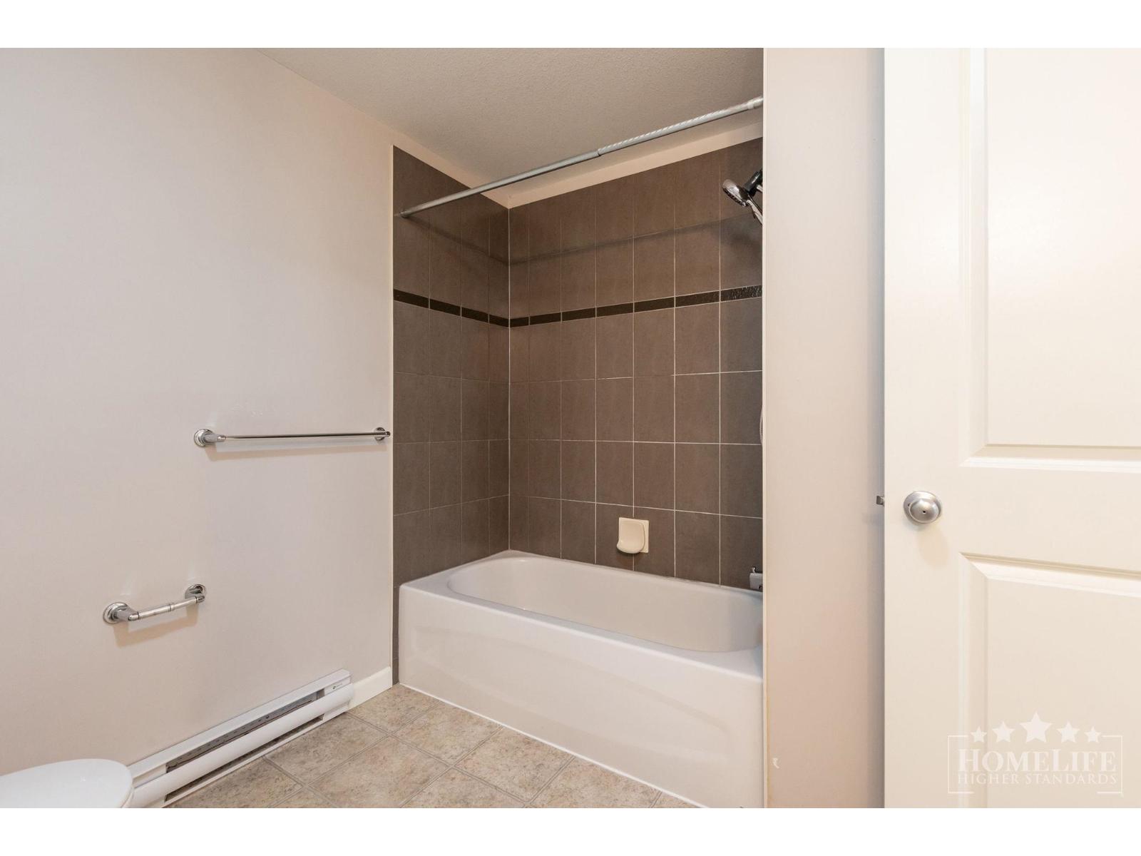 Basement 18864 68 AVENUE, Surrey