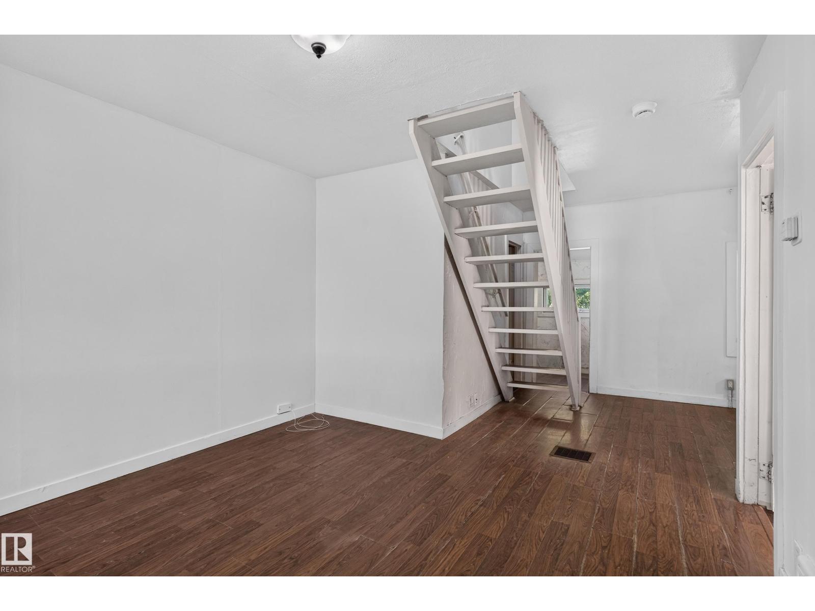 11708 79 St NW photo 5 — MLS® E4497536