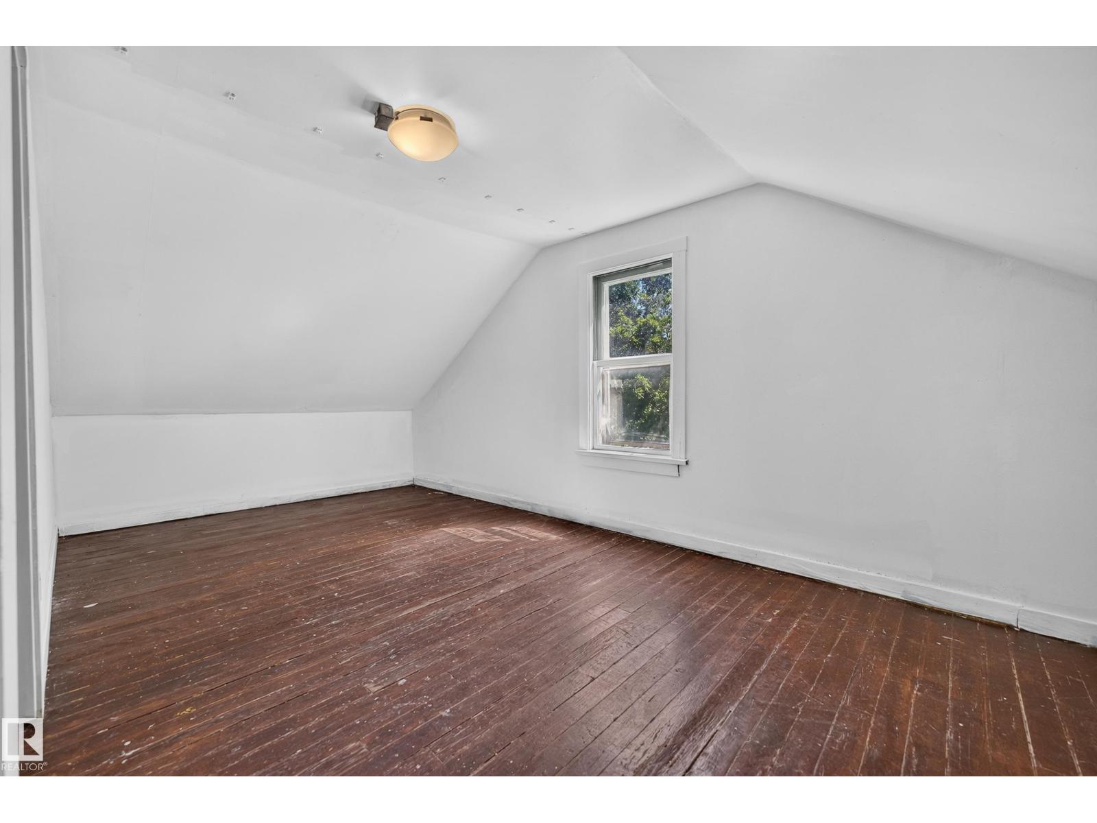 11708 79 ST NW - 14