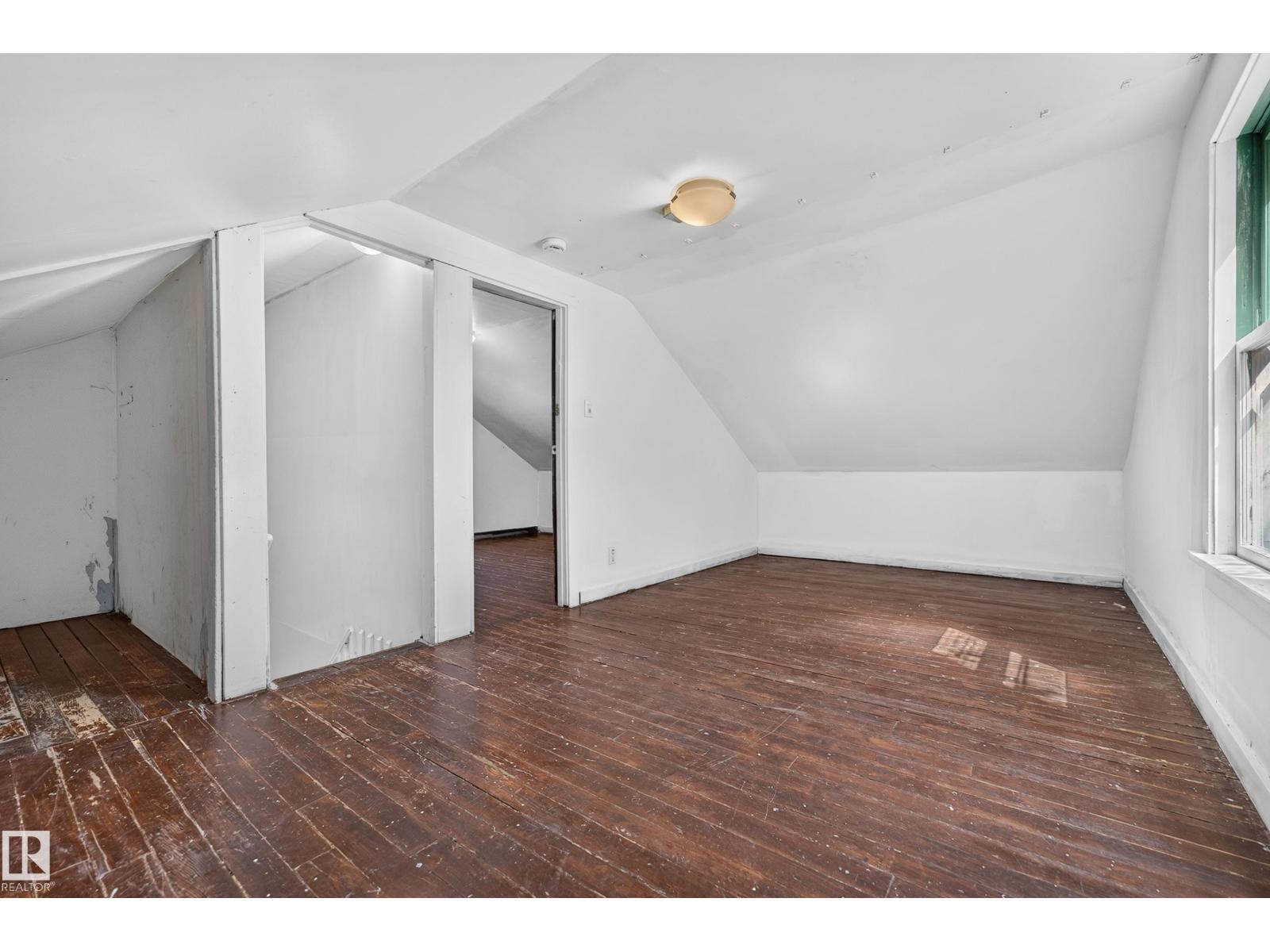 11708 79 ST NW - 15