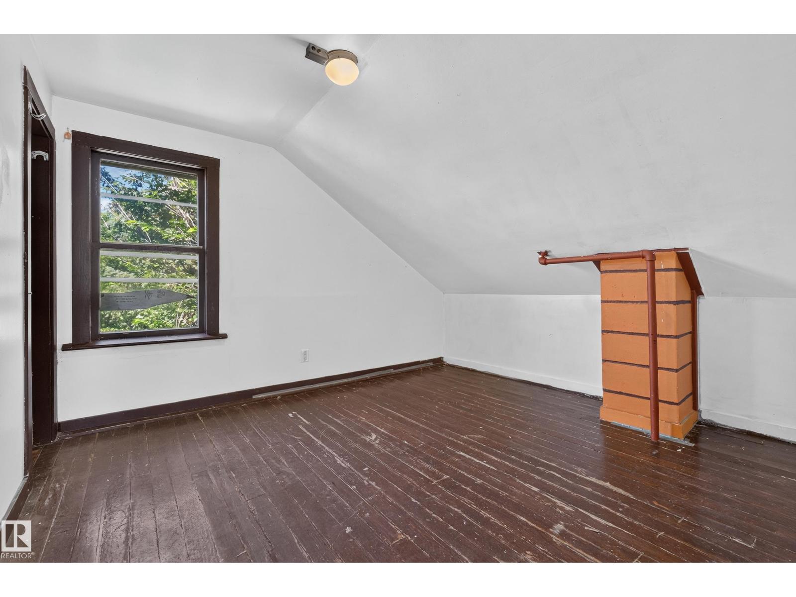 11708 79 ST NW - 17