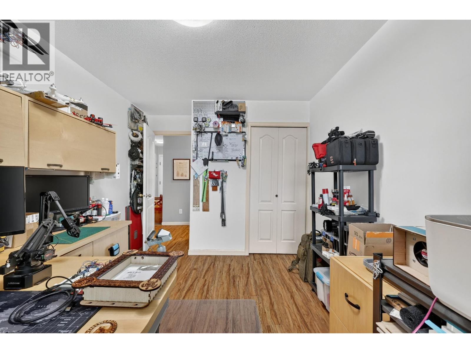 #209 3160 Casorso Road - 27