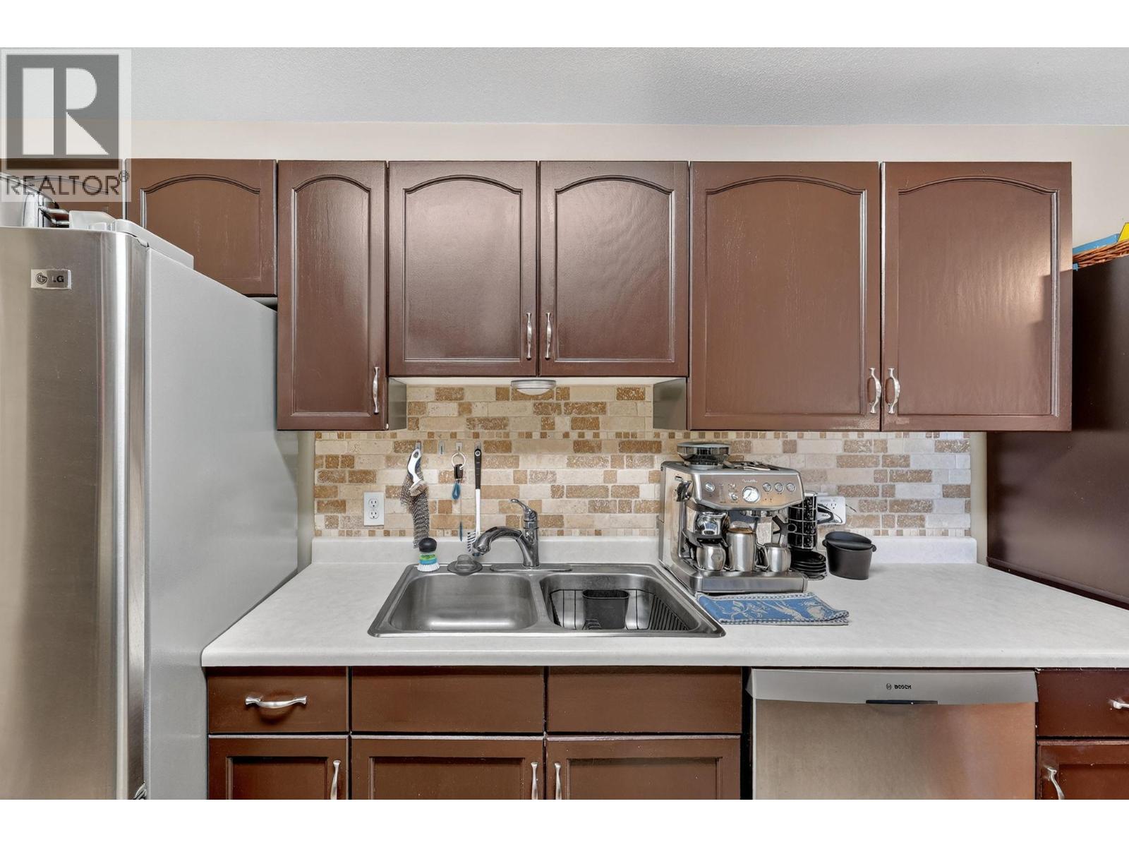 #209 3160 Casorso Road - 19
