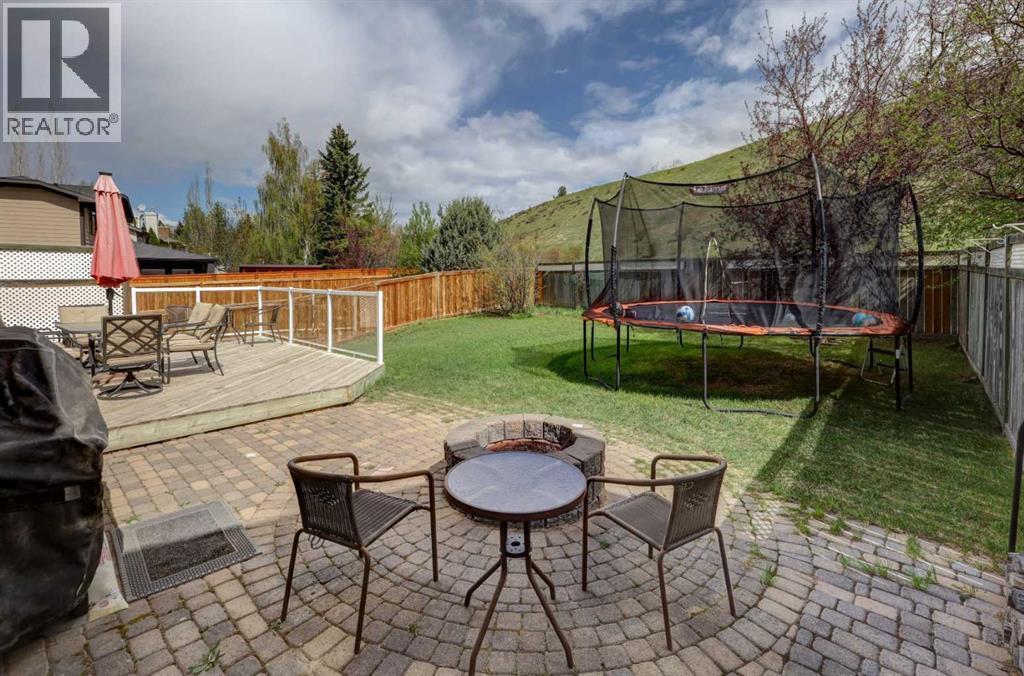 36 Hawksley Crescent NW - 4