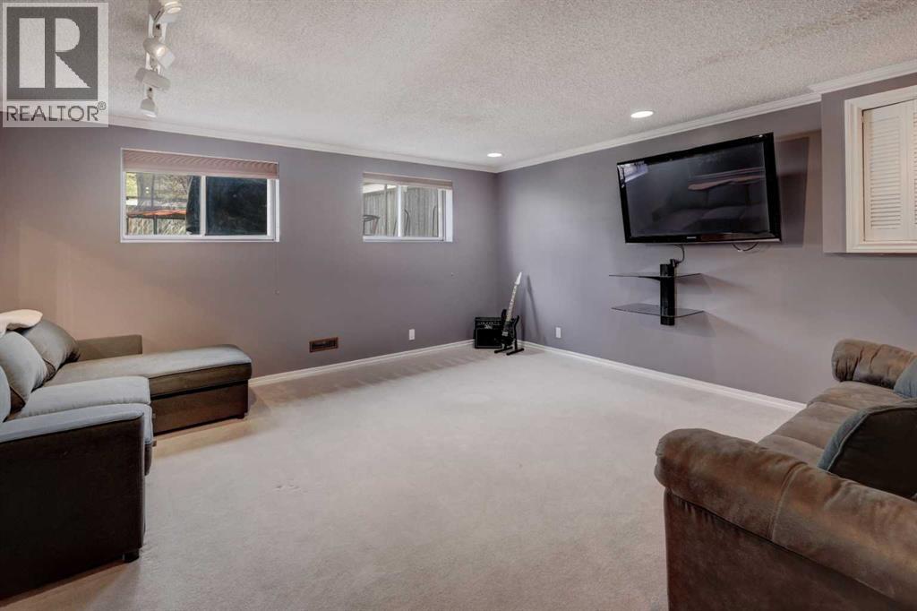 36 Hawksley Crescent NW - 24