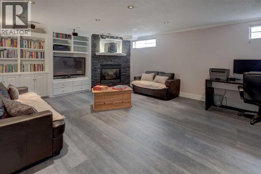 36 Hawksley Crescent NW - 27
