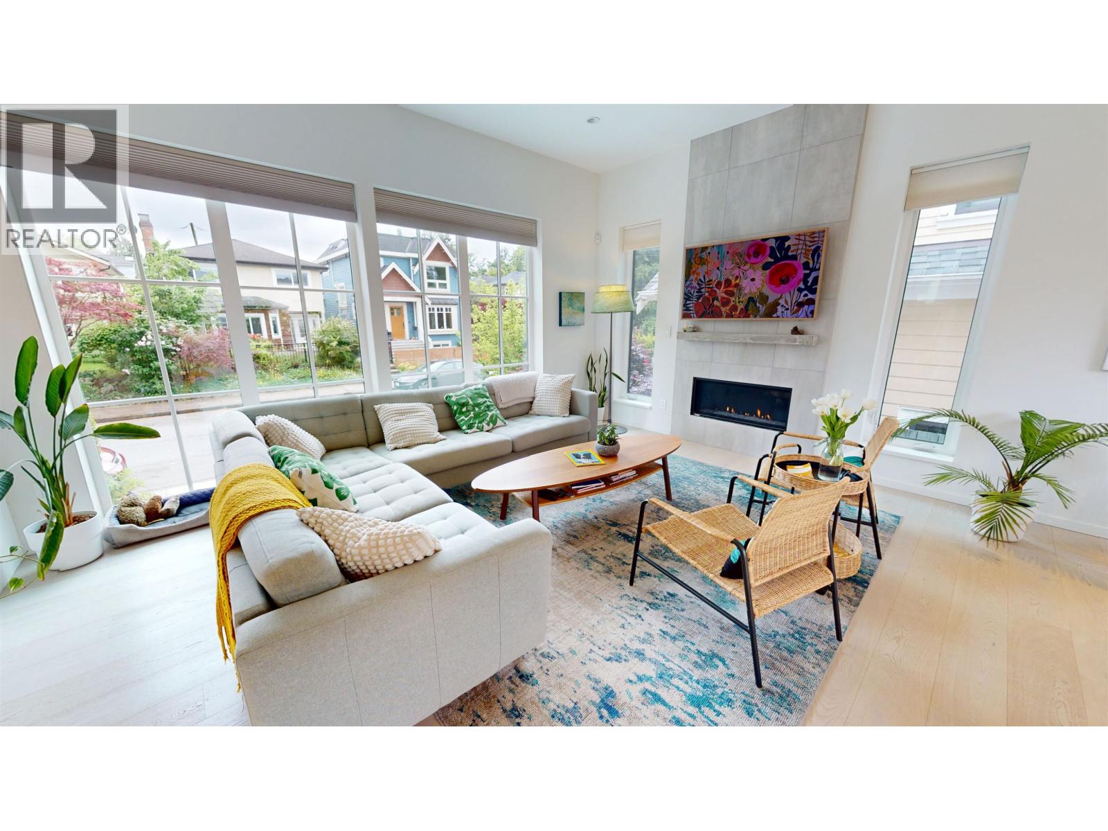 3 Bed, 3 Bath House for Sale in Vancouver – 411 AUBREY PLACE, Vancouver – MLS# R3143865 - Image 2