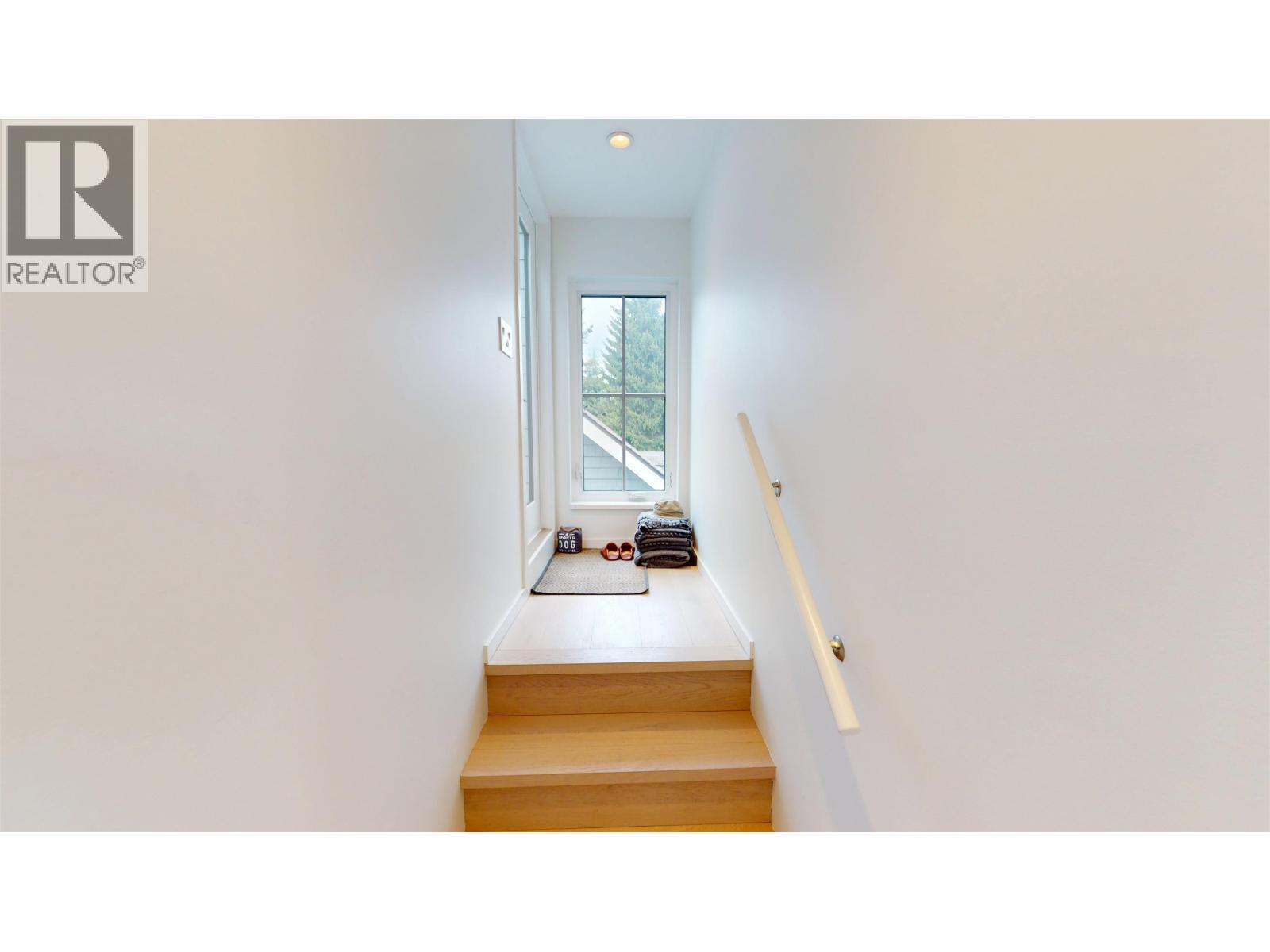 3 Bed, 3 Bath House for Sale in Vancouver – 411 AUBREY PLACE, Vancouver – MLS# R3143865 - Image 21