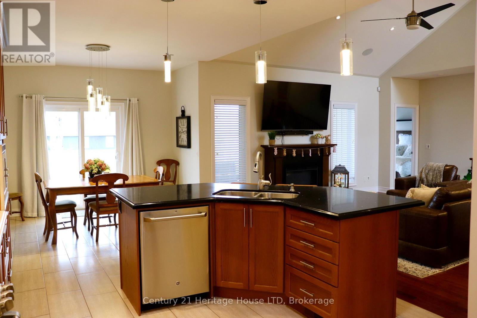 3984 VILLAGE CREEK DRIVE - 15