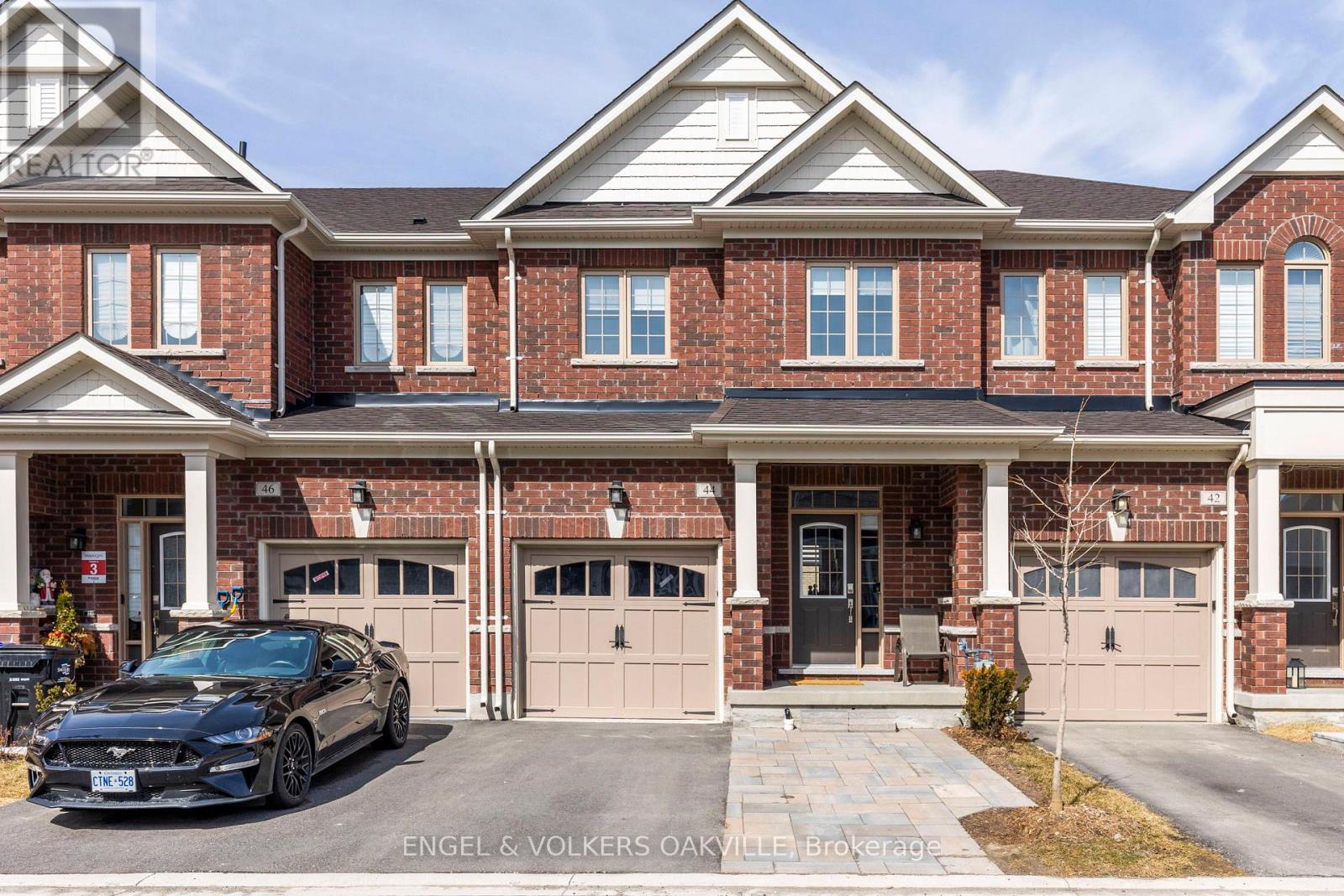 44 CLIFFORD CRESCENT - 1