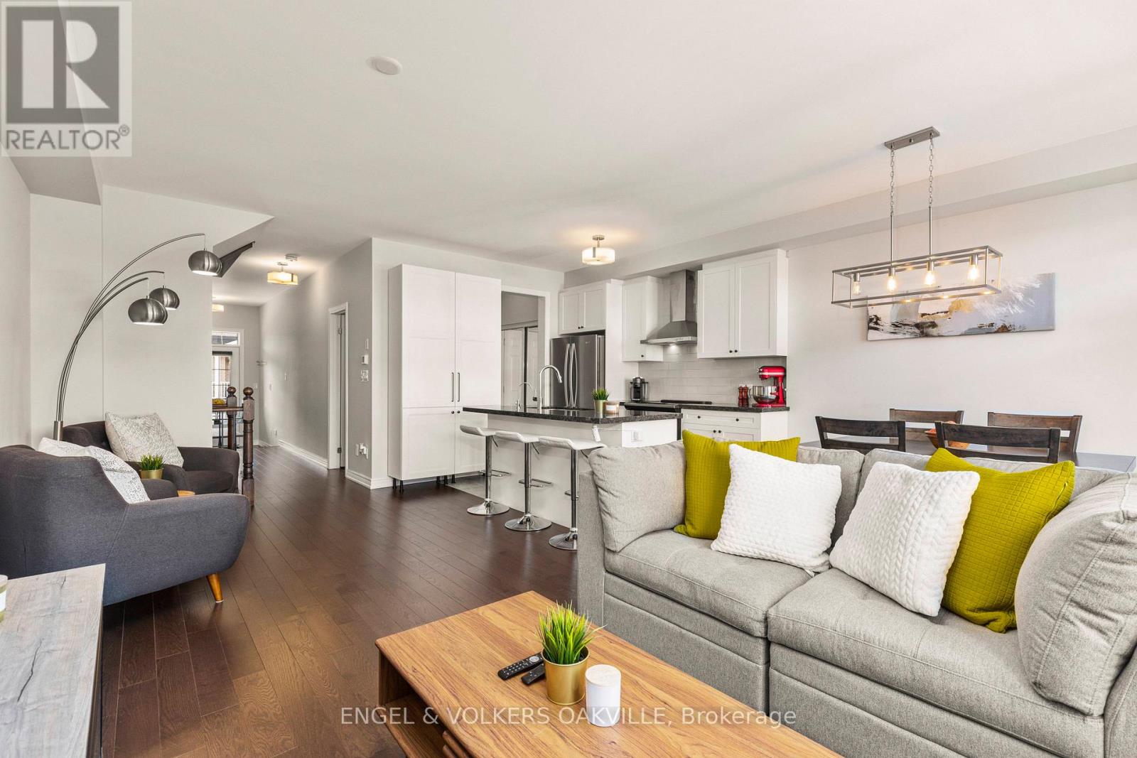 44 CLIFFORD CRESCENT - 19