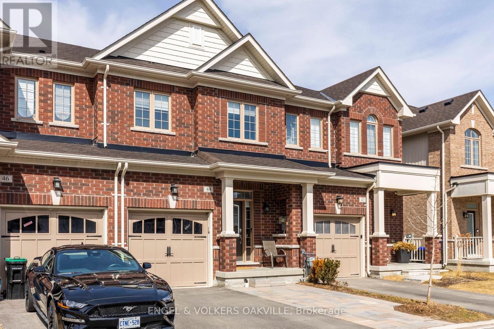 44 CLIFFORD CRESCENT - 2