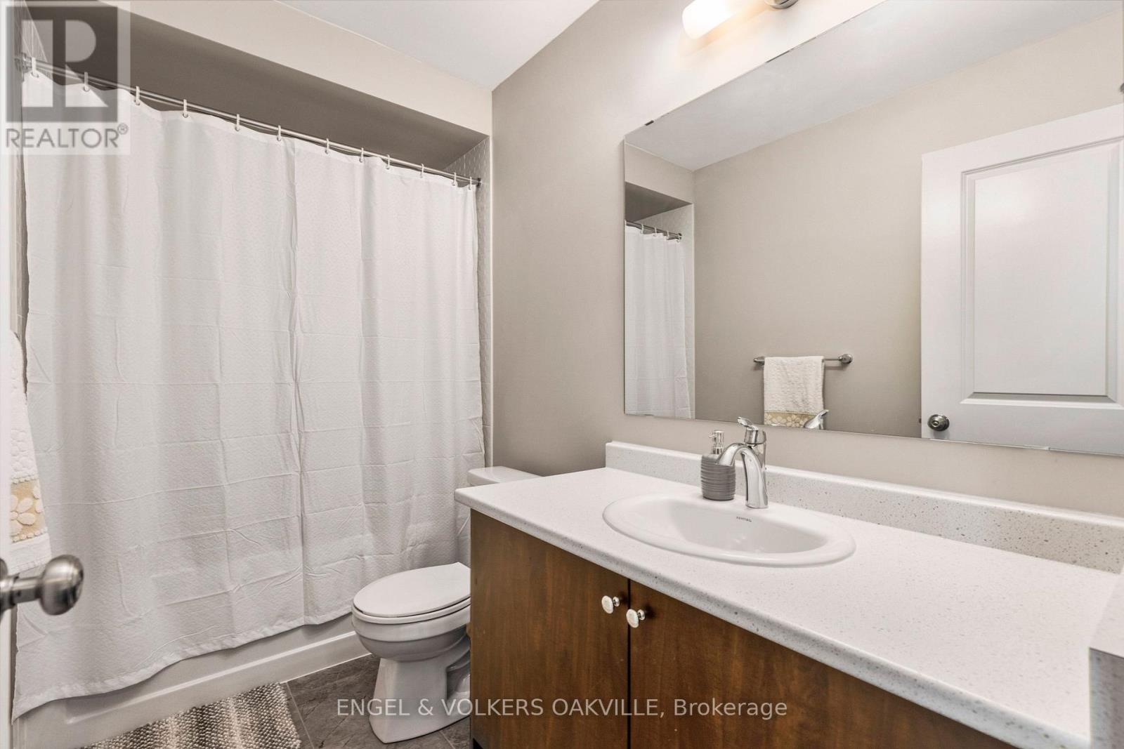 44 CLIFFORD CRESCENT - 26