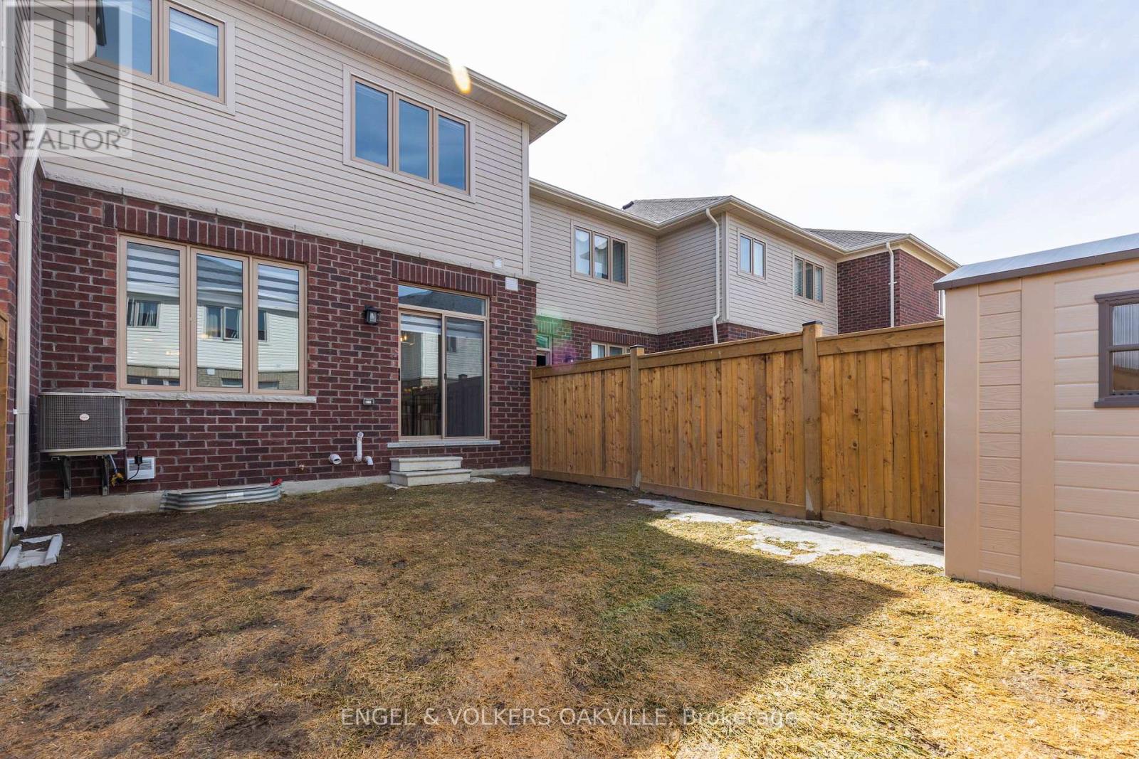 44 CLIFFORD CRESCENT - 35