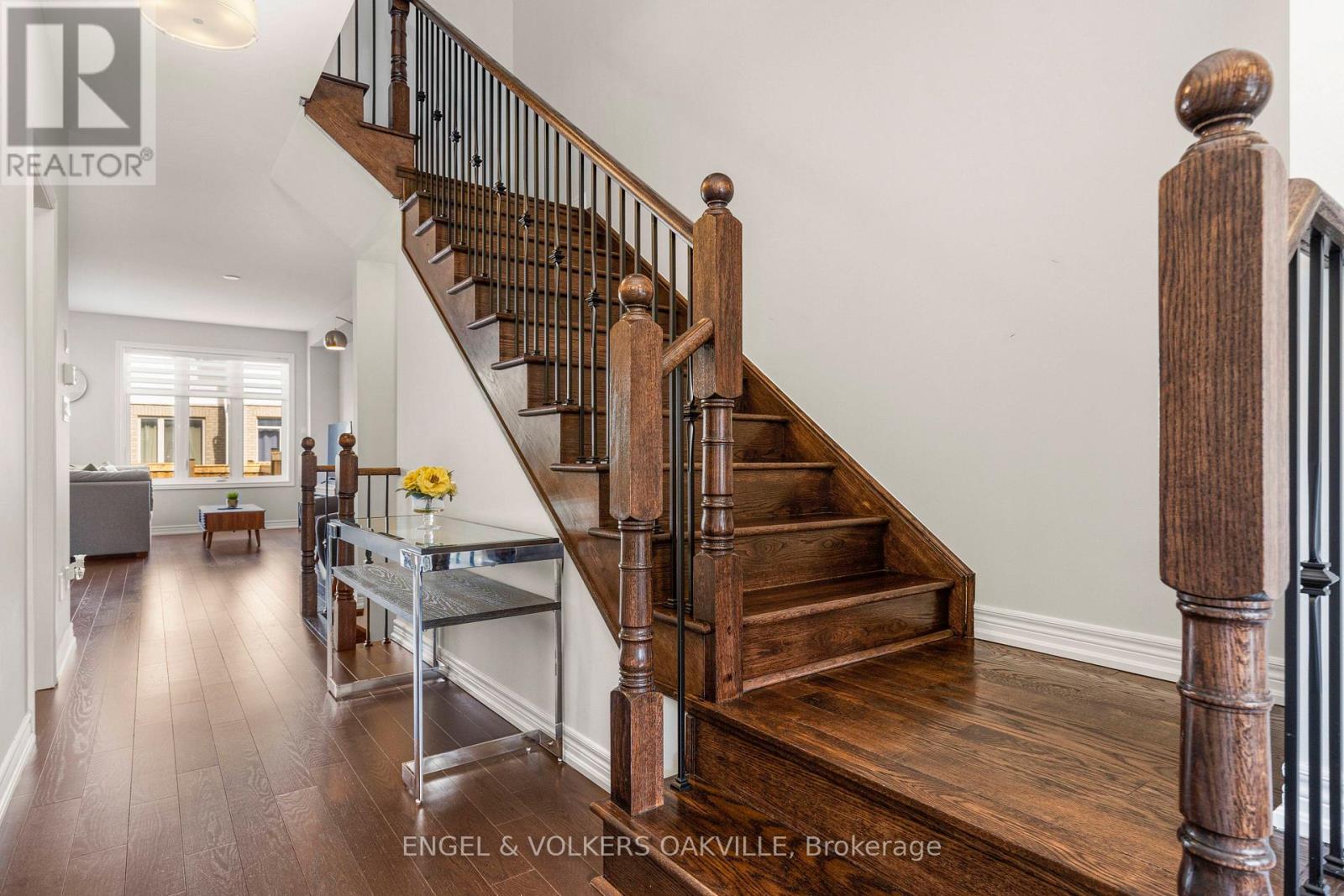 44 CLIFFORD CRESCENT - 6