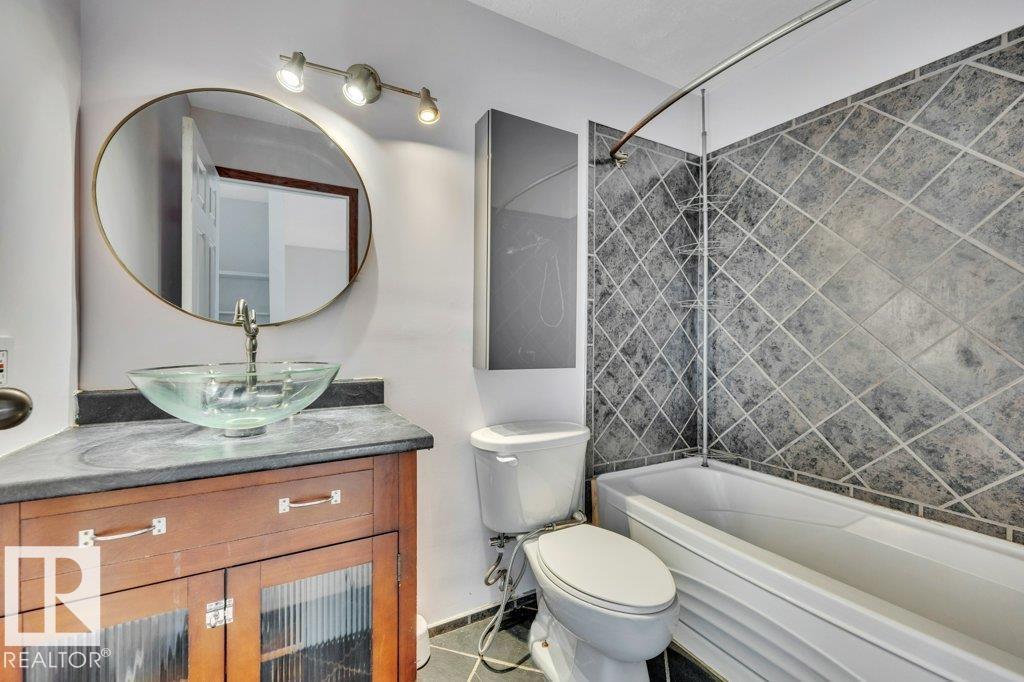 #17 13580 38 ST NW - 17