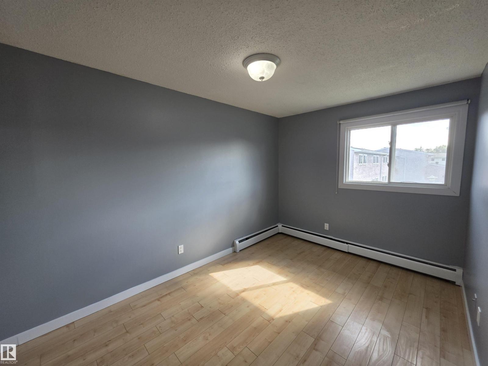 #17 13580 38 ST NW - 20