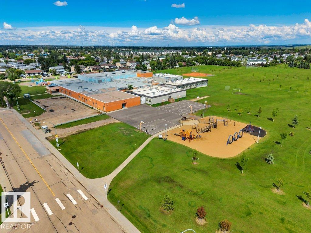 #17 13580 38 ST NW - 33
