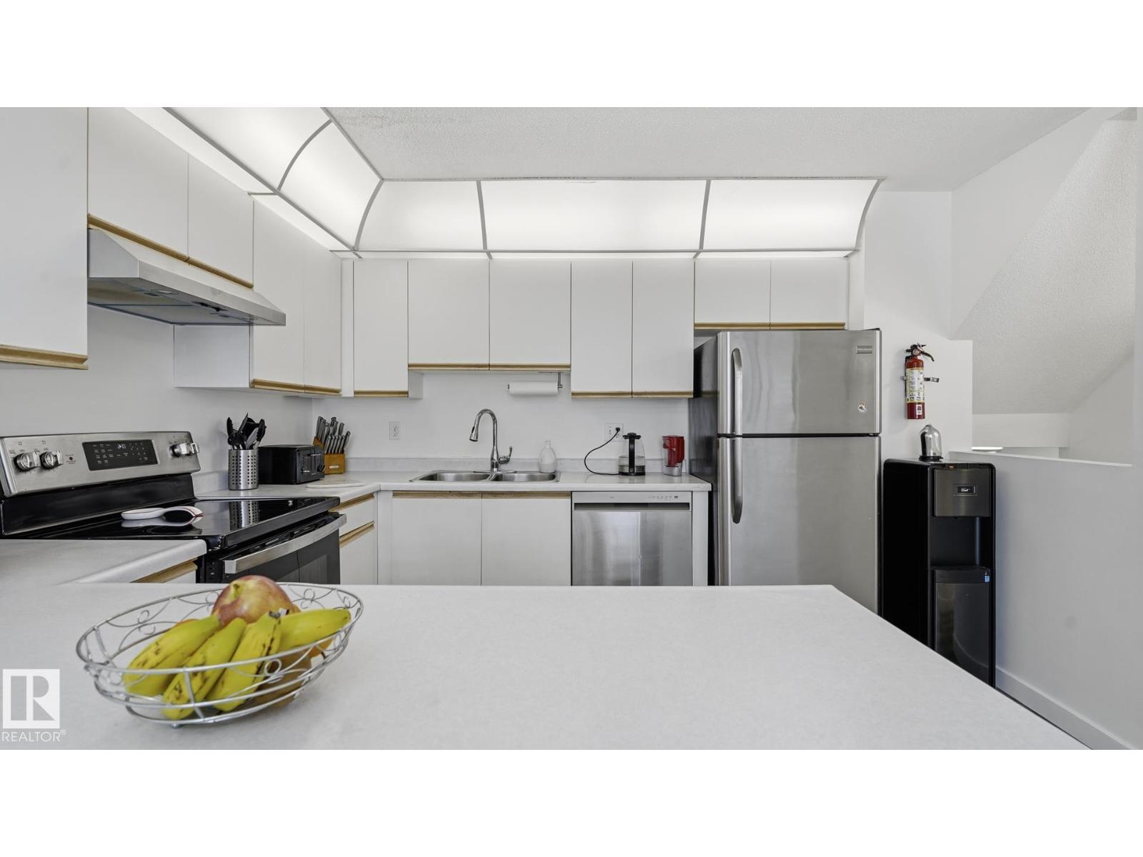 #17 9505 176 ST NW - 11