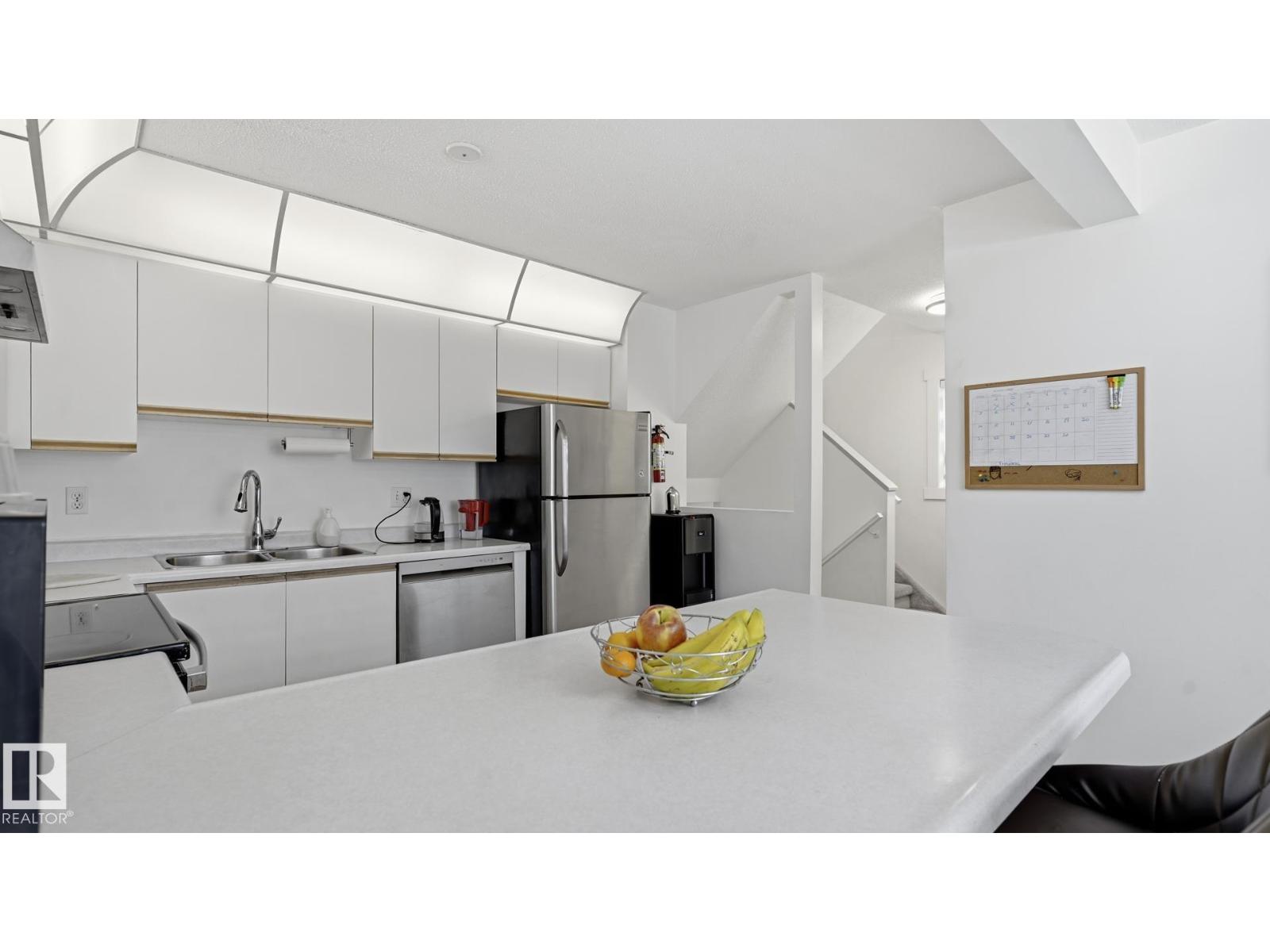 #17 9505 176 ST NW - 13