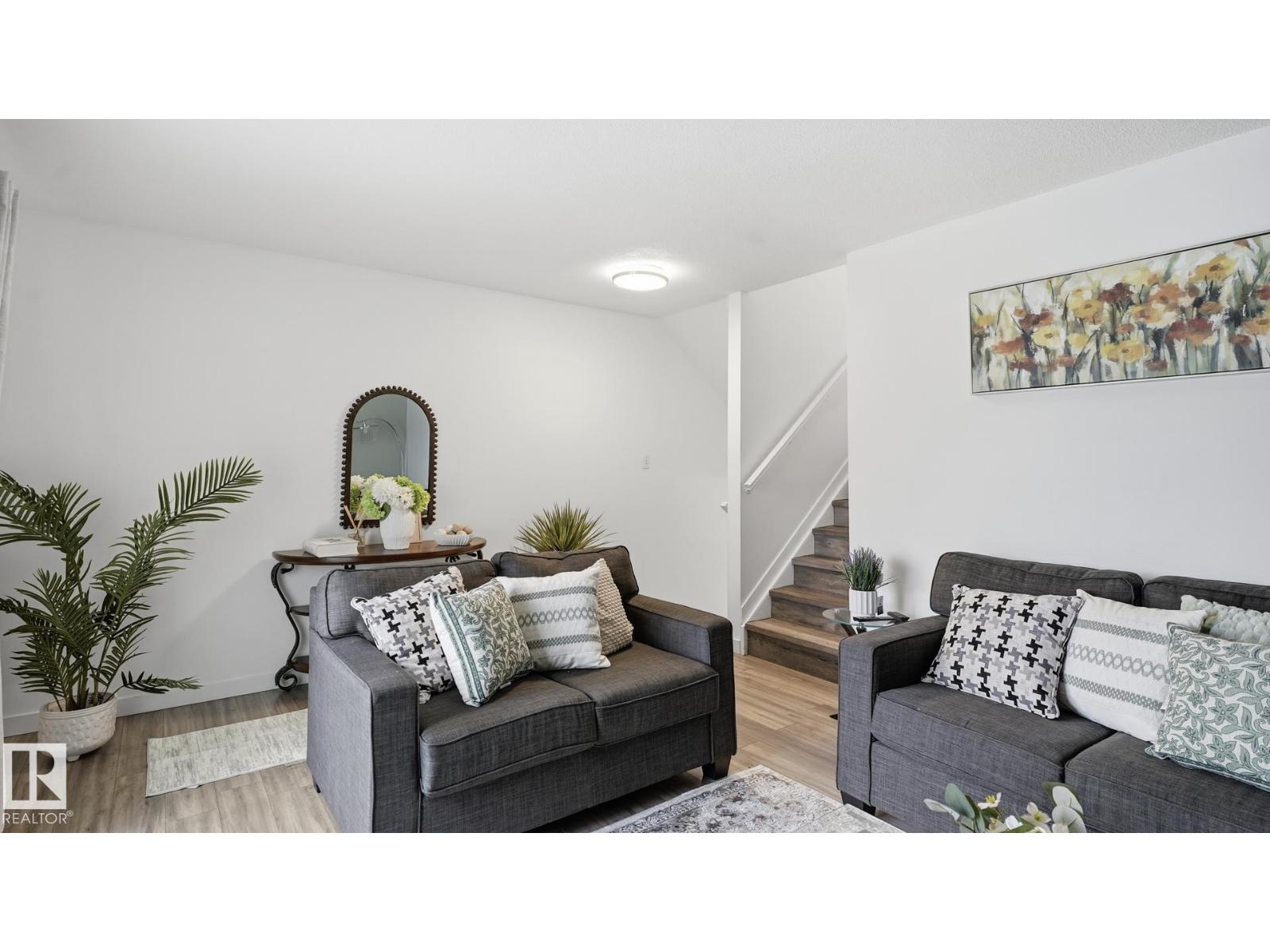#17 9505 176 ST NW - 7