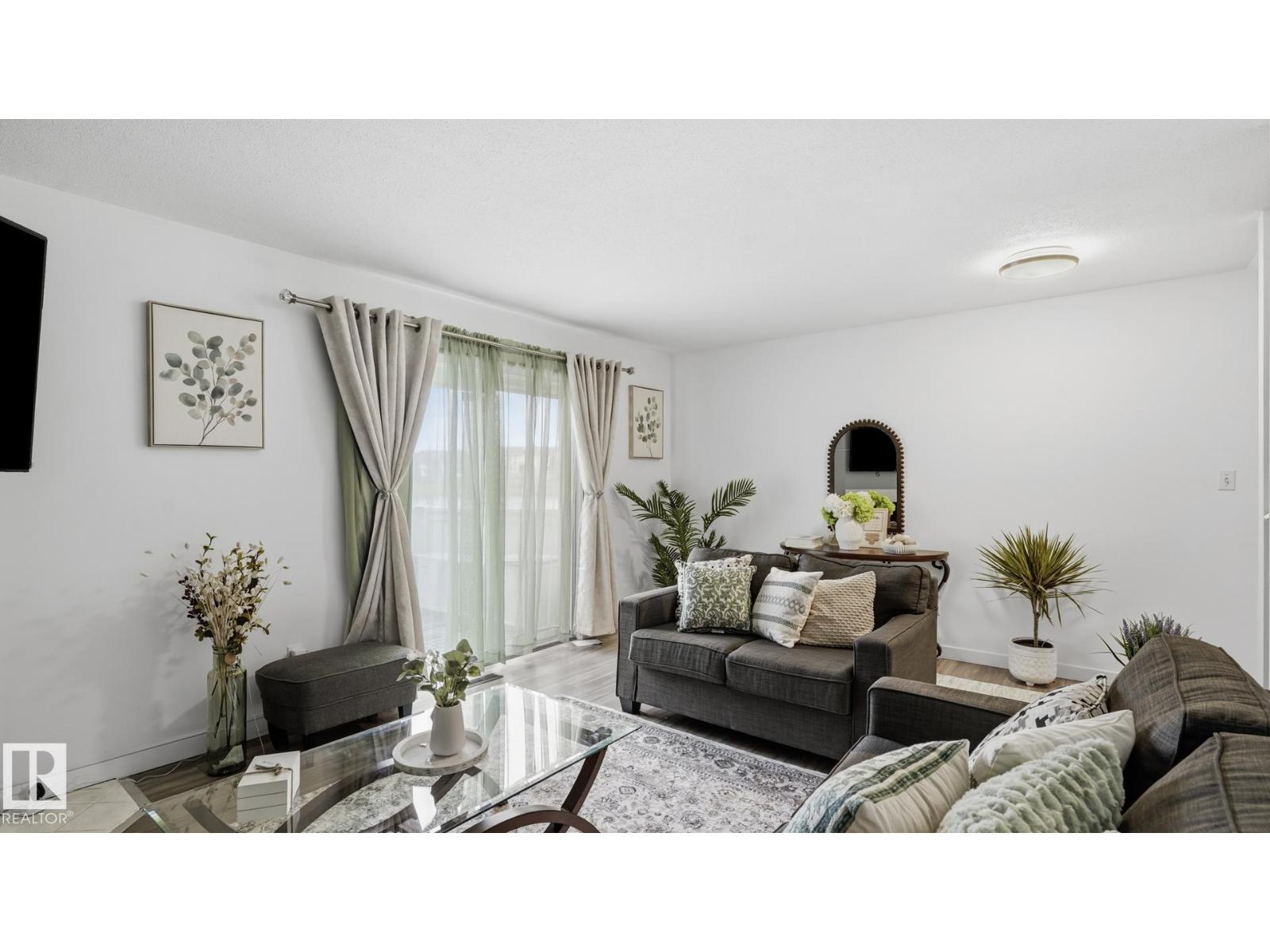 #17 9505 176 ST NW - 8