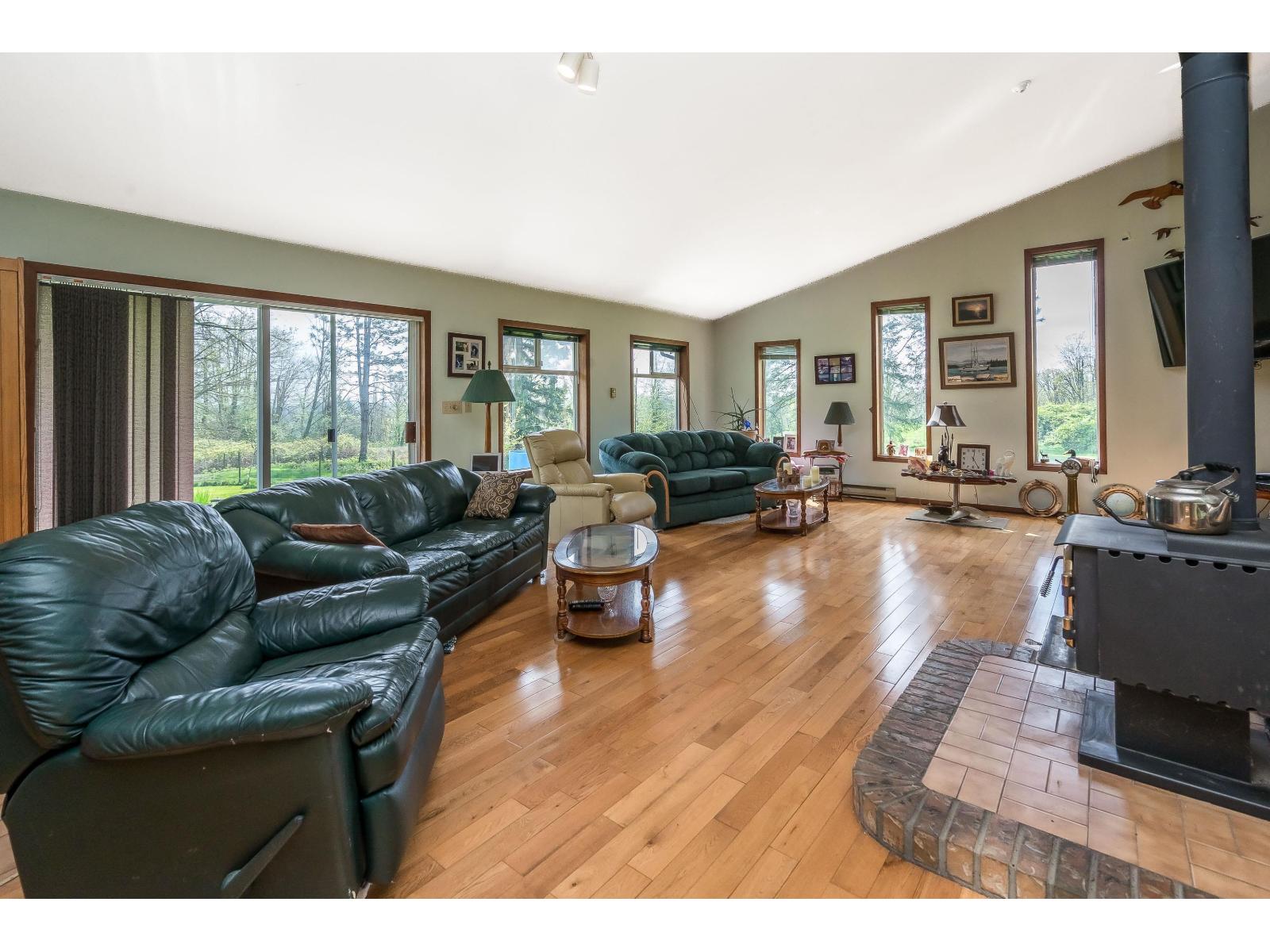 24548 21B AVENUE, Langley