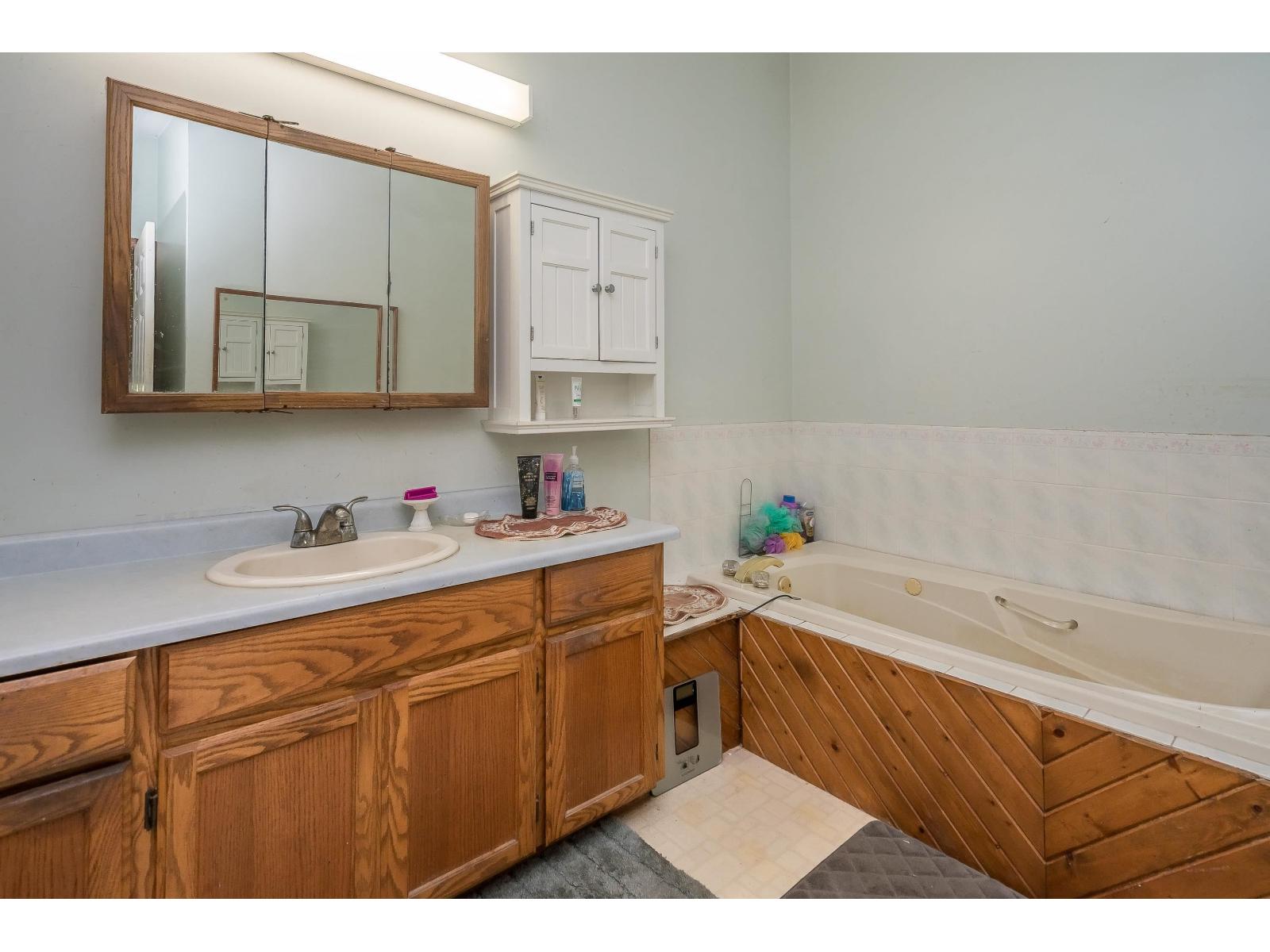 24548 21B AVENUE, Langley