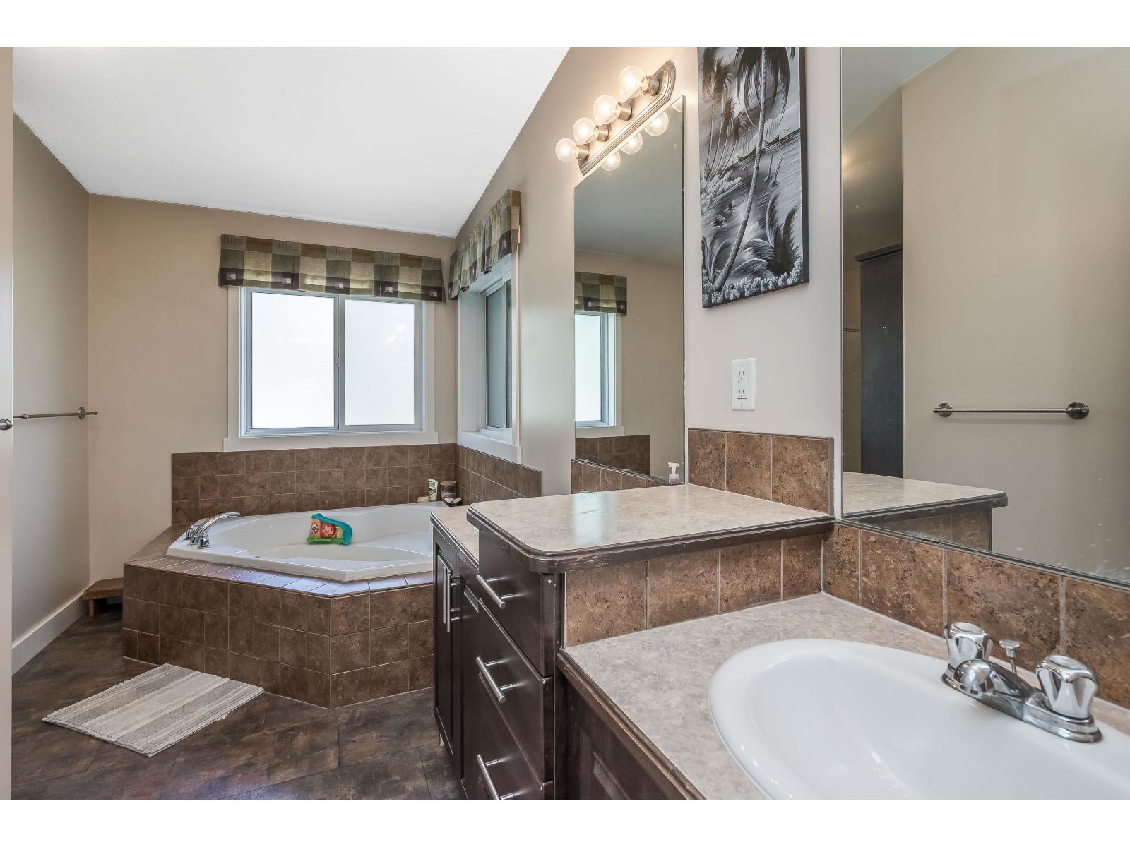 24548 21B AVENUE, Langley