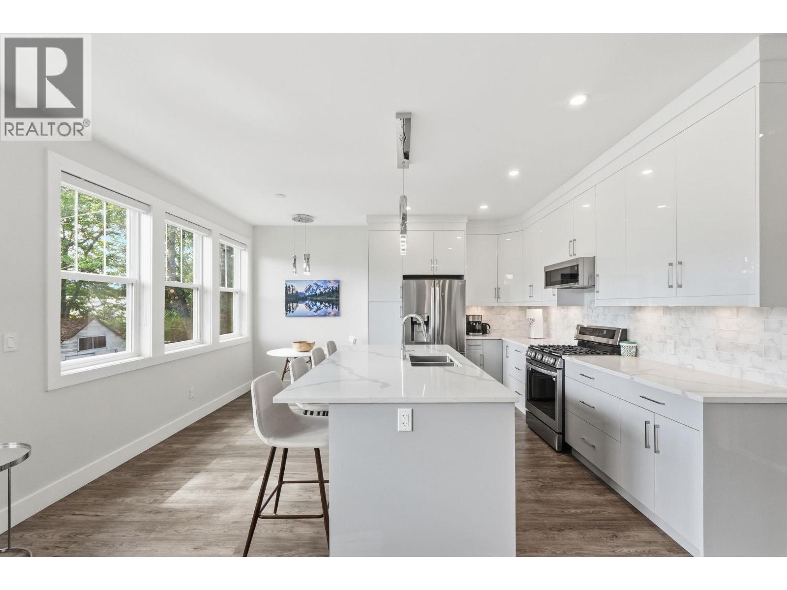 1030 TIMMINS Street - 4