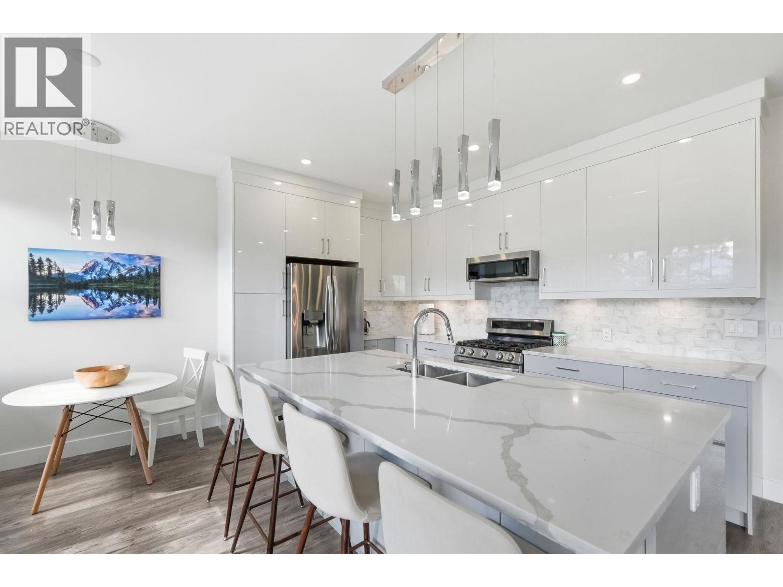 1030 TIMMINS Street - 7