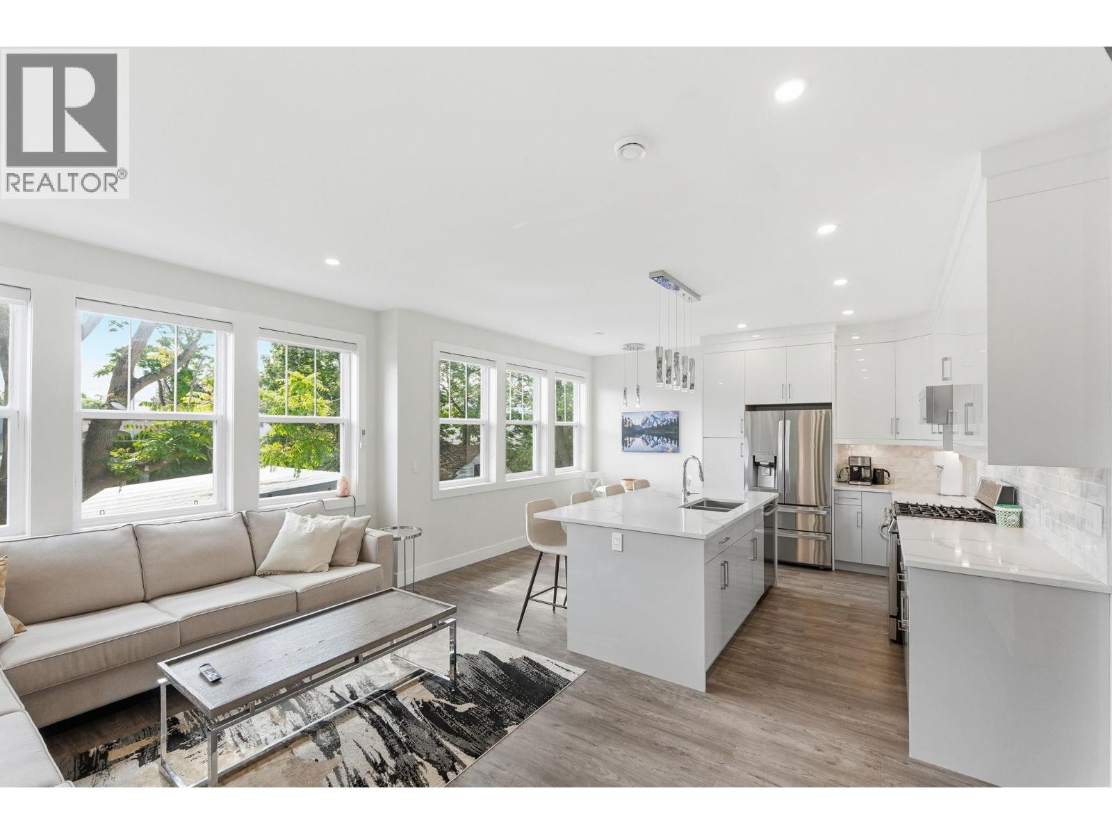 1030 TIMMINS Street - 6