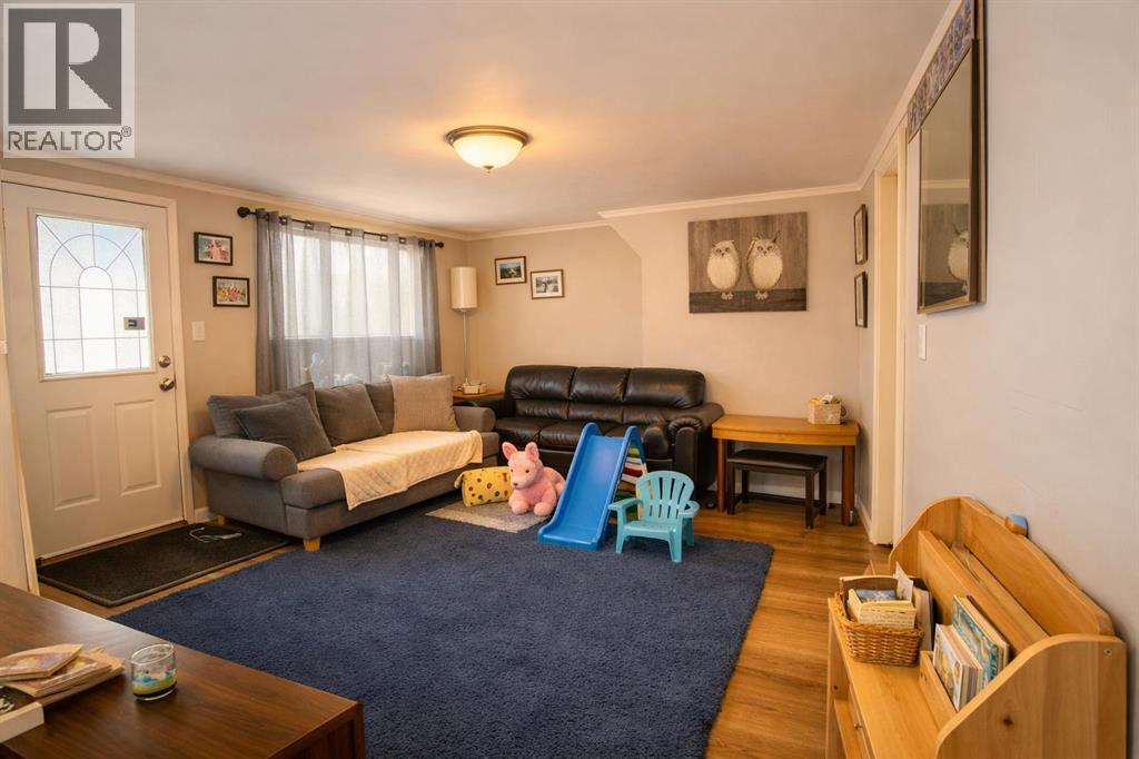 Listing photo – 519 Arena Avenue, Trochu