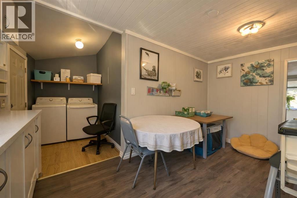 Listing photo – 519 Arena Avenue, Trochu