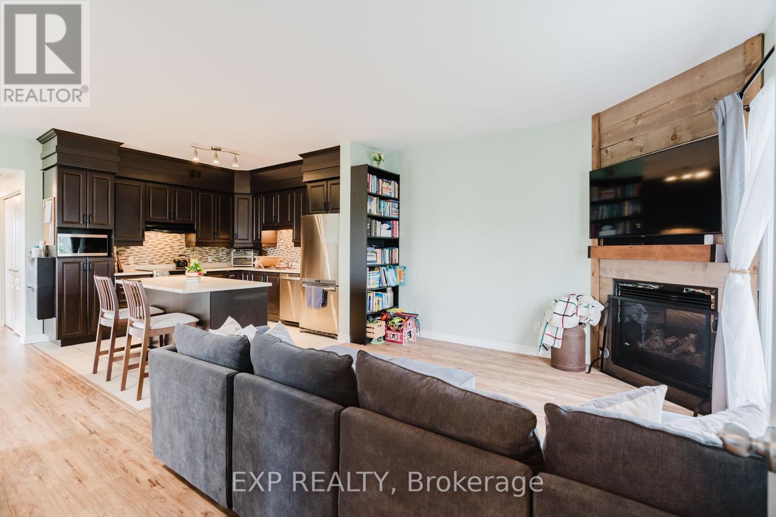 #3 203 BOURDEAU BOULEVARD - 18