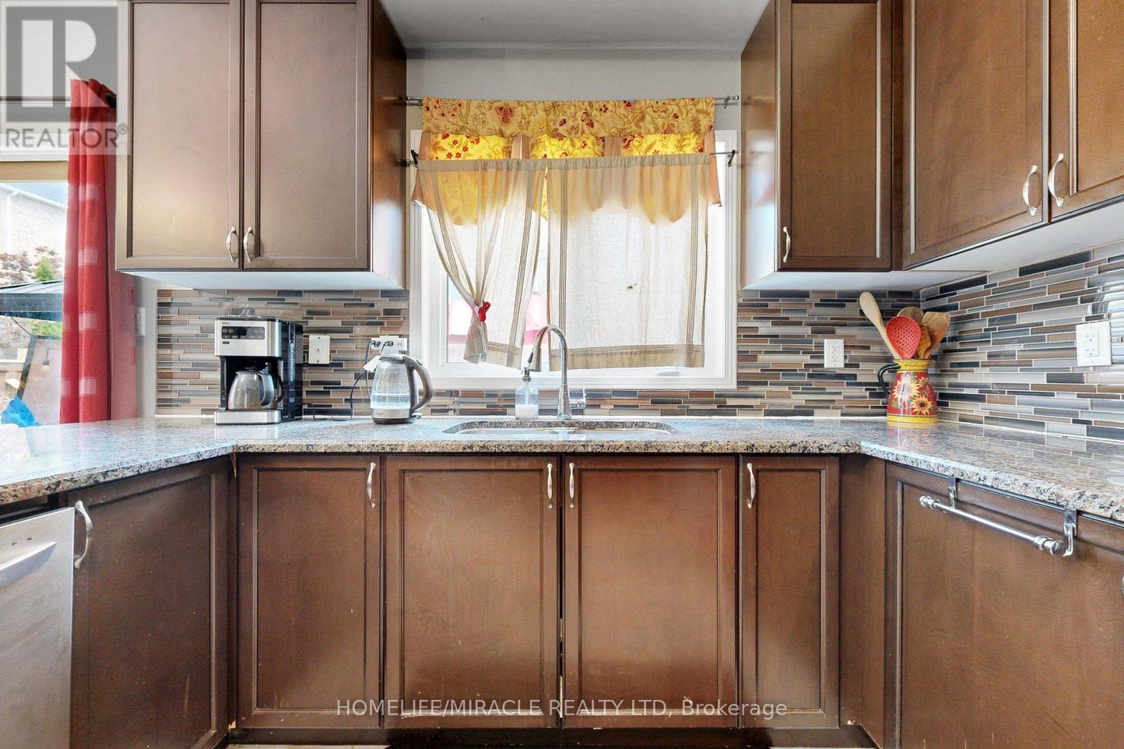 2003 QUEENSBURY DRIVE - 16