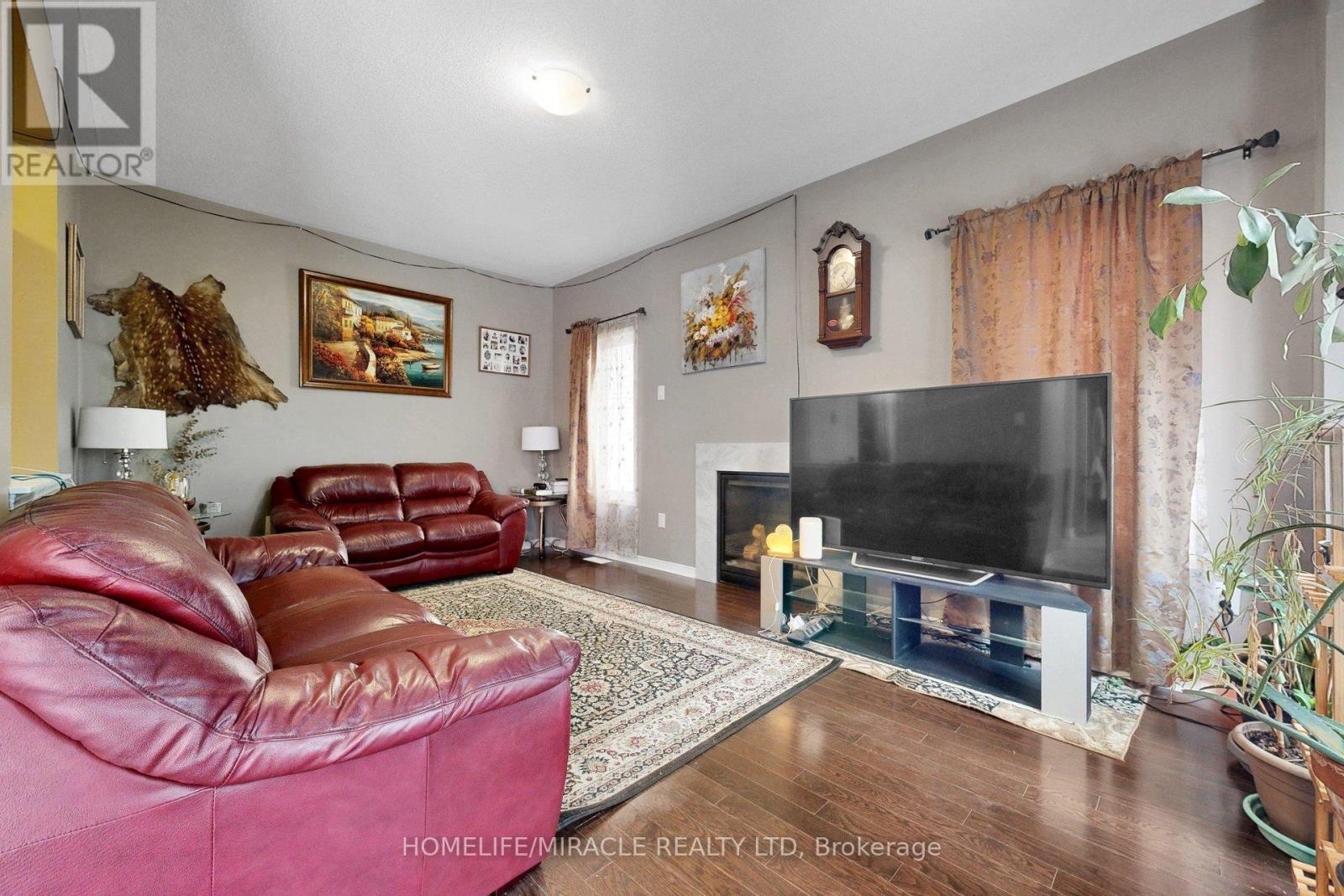 2003 QUEENSBURY DRIVE - 21