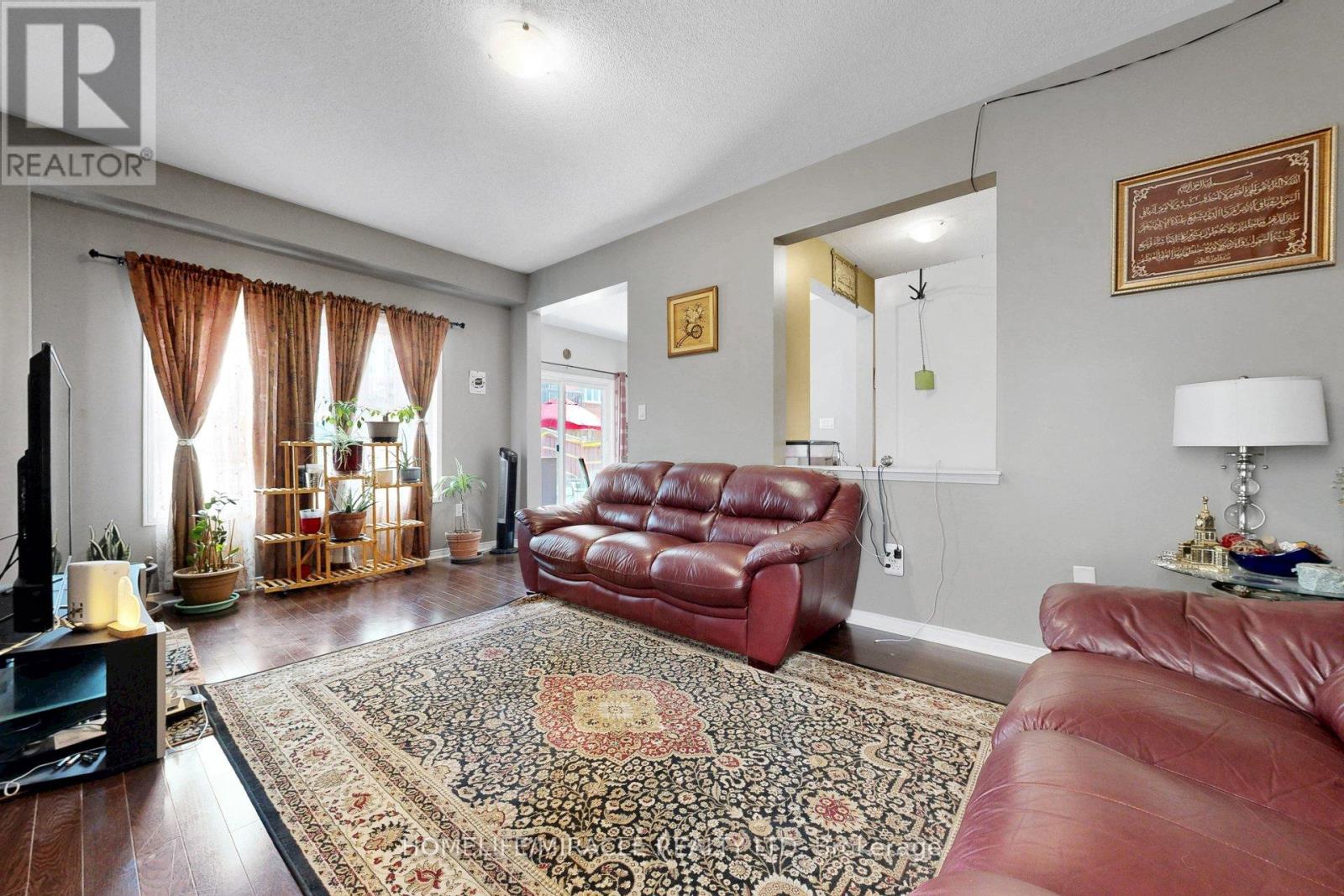2003 QUEENSBURY DRIVE - 22