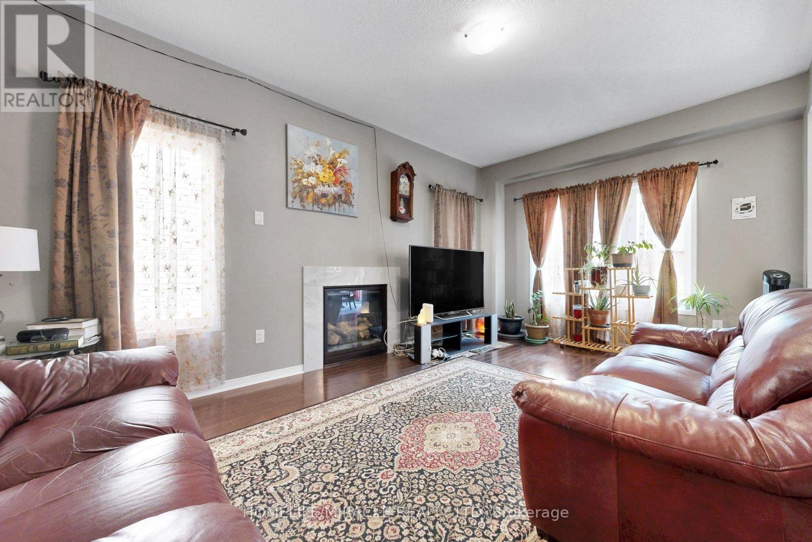 2003 QUEENSBURY DRIVE - 24