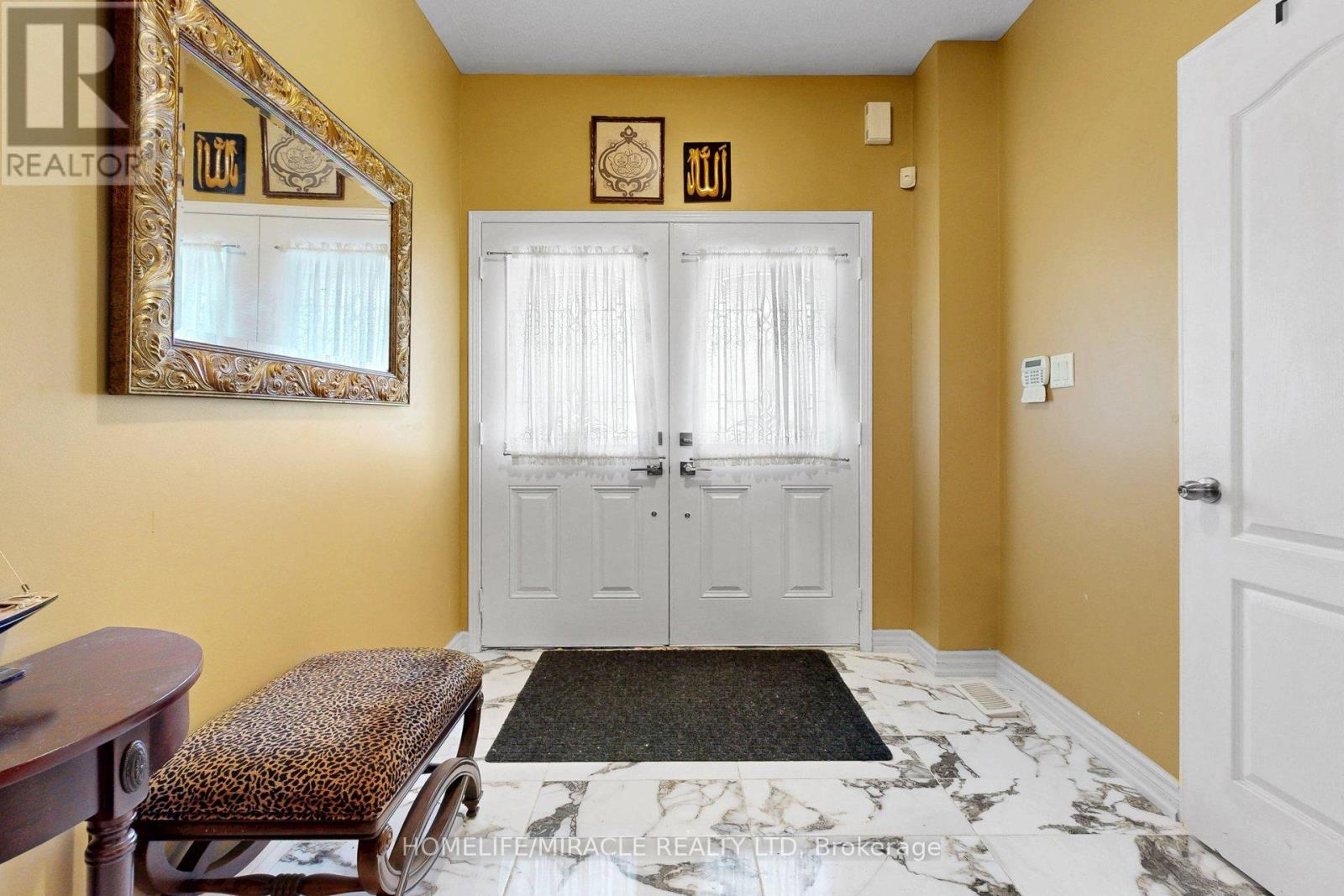 2003 QUEENSBURY DRIVE - 3