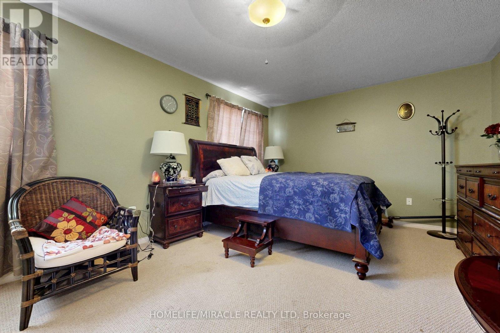 2003 QUEENSBURY DRIVE - 30