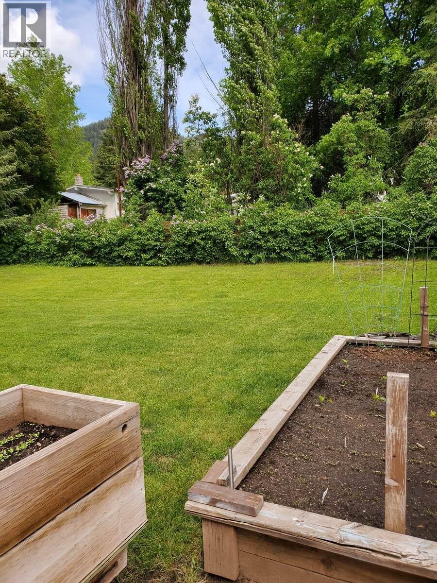 868 North Kimberley Avenue - 4