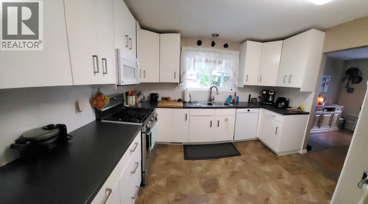 868 North Kimberley Avenue - 8