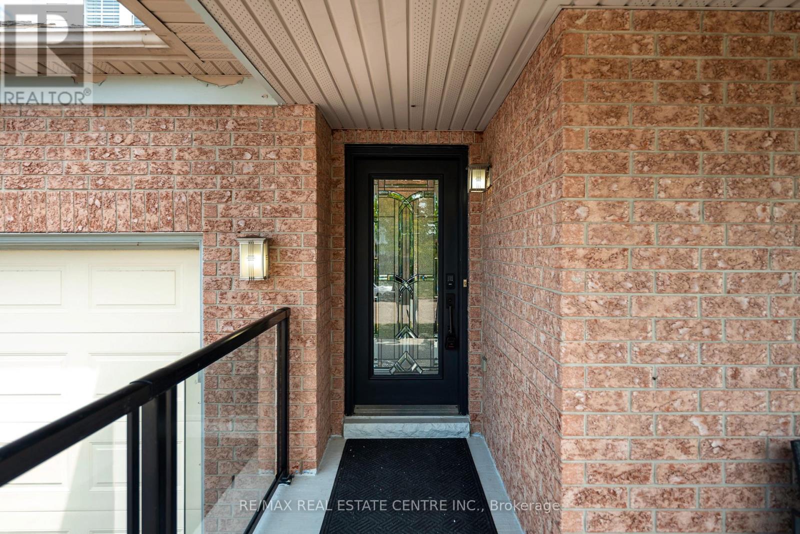 23 CLARKE AVENUE - 4