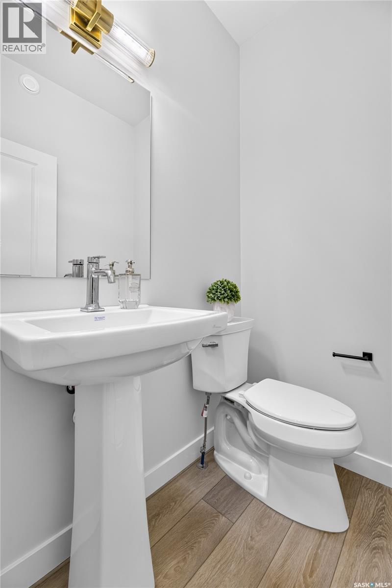 6 830 Brighton BOULEVARD - photo 4