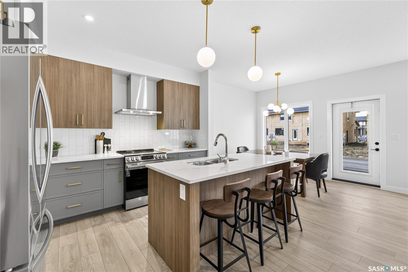 6 830 Brighton BOULEVARD - photo 5