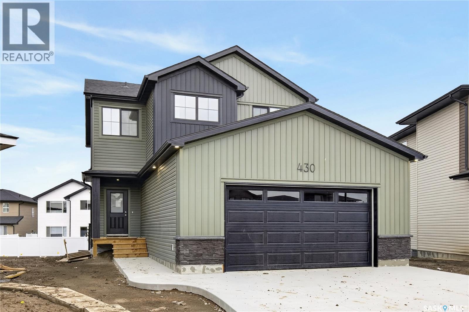 430 Cockcroft PLACE - 1