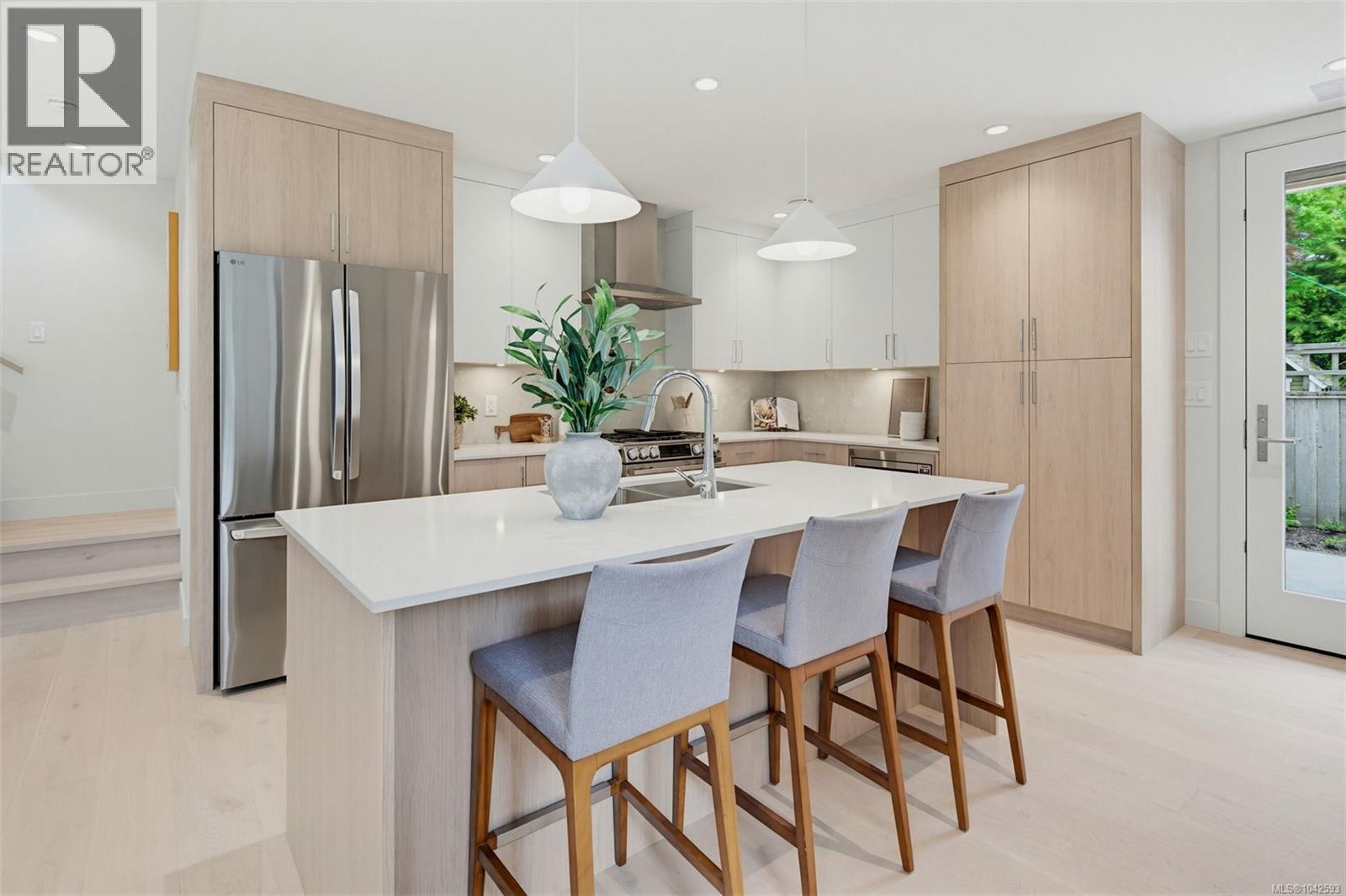 #1 920 Island Rd - 5