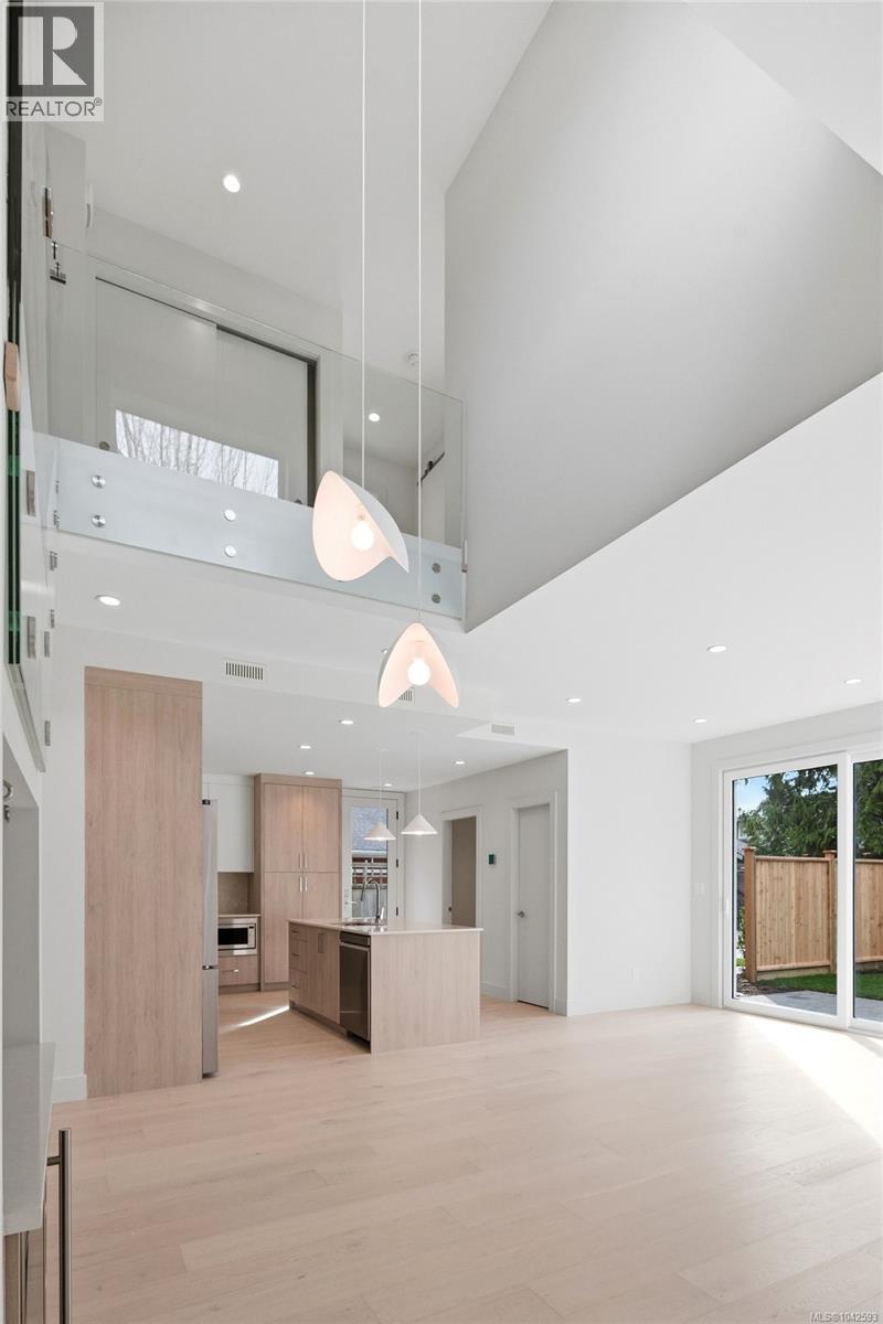 #1 920 Island Rd - 35
