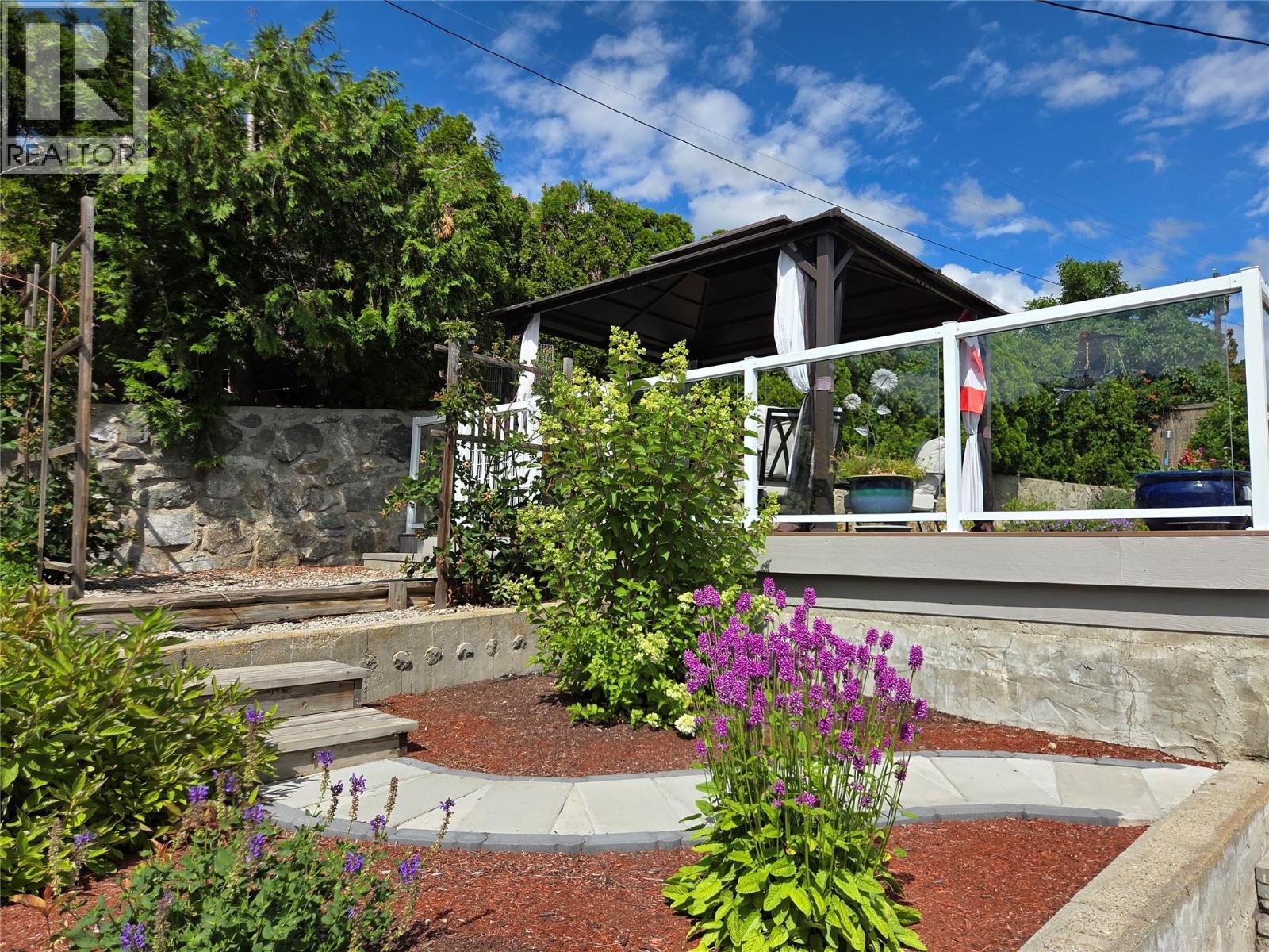 114 Cedar Avenue - 39